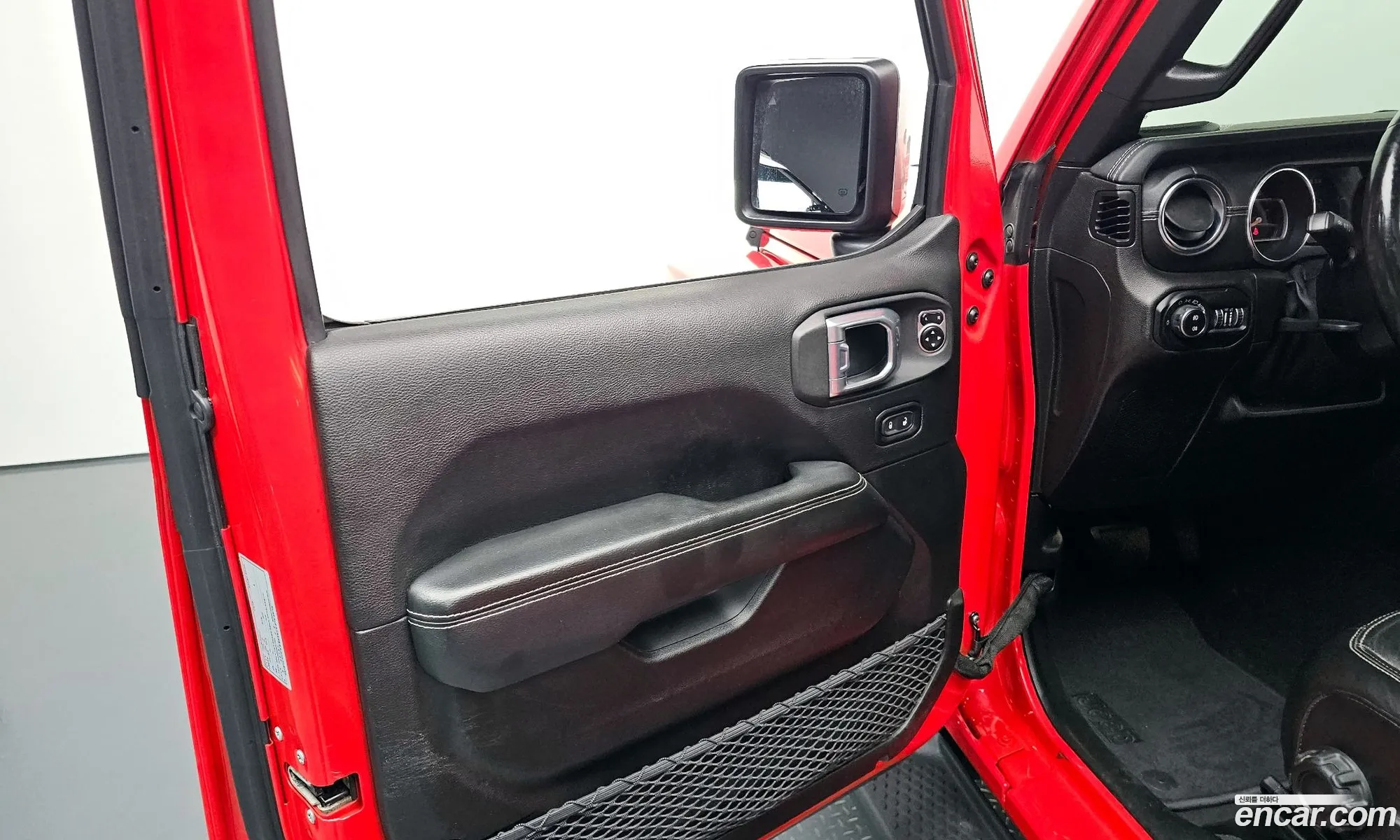 Jeep Wrangler 2019 — 21