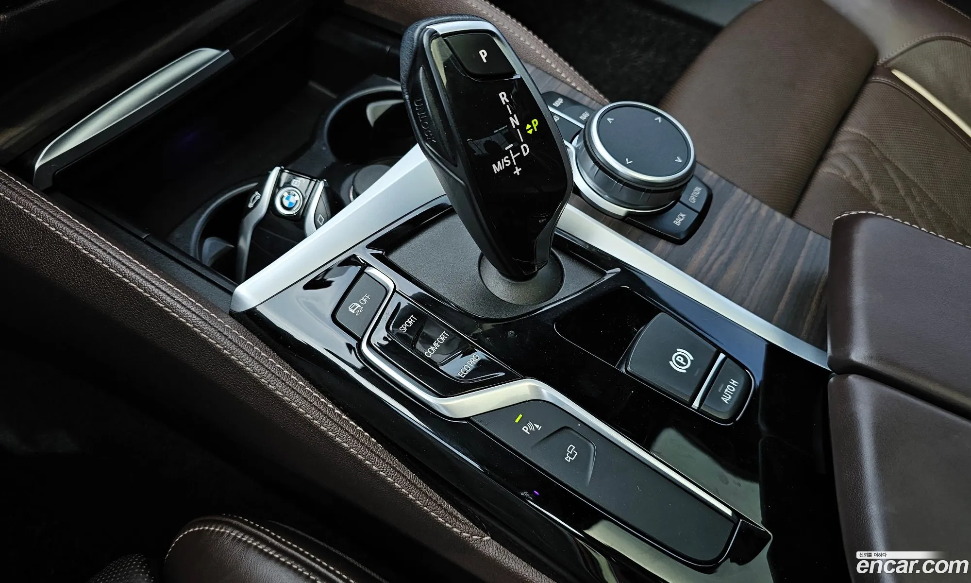 BMW 5 Series 2019 — 17