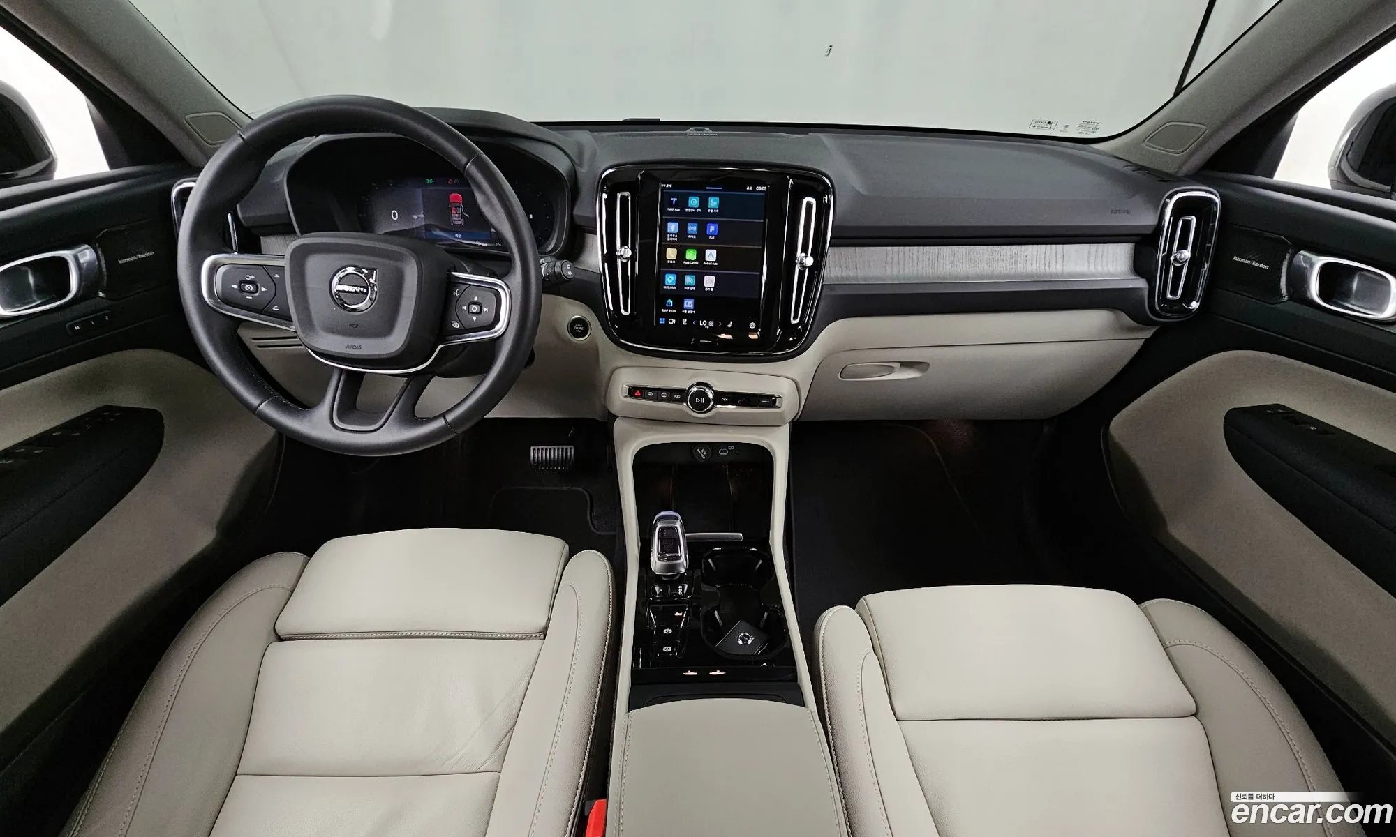 Volvo XC40 2024 — 23