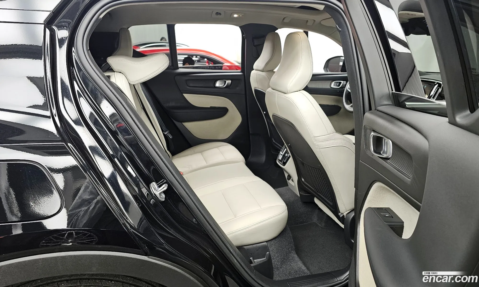 Volvo XC40 2024 — 11