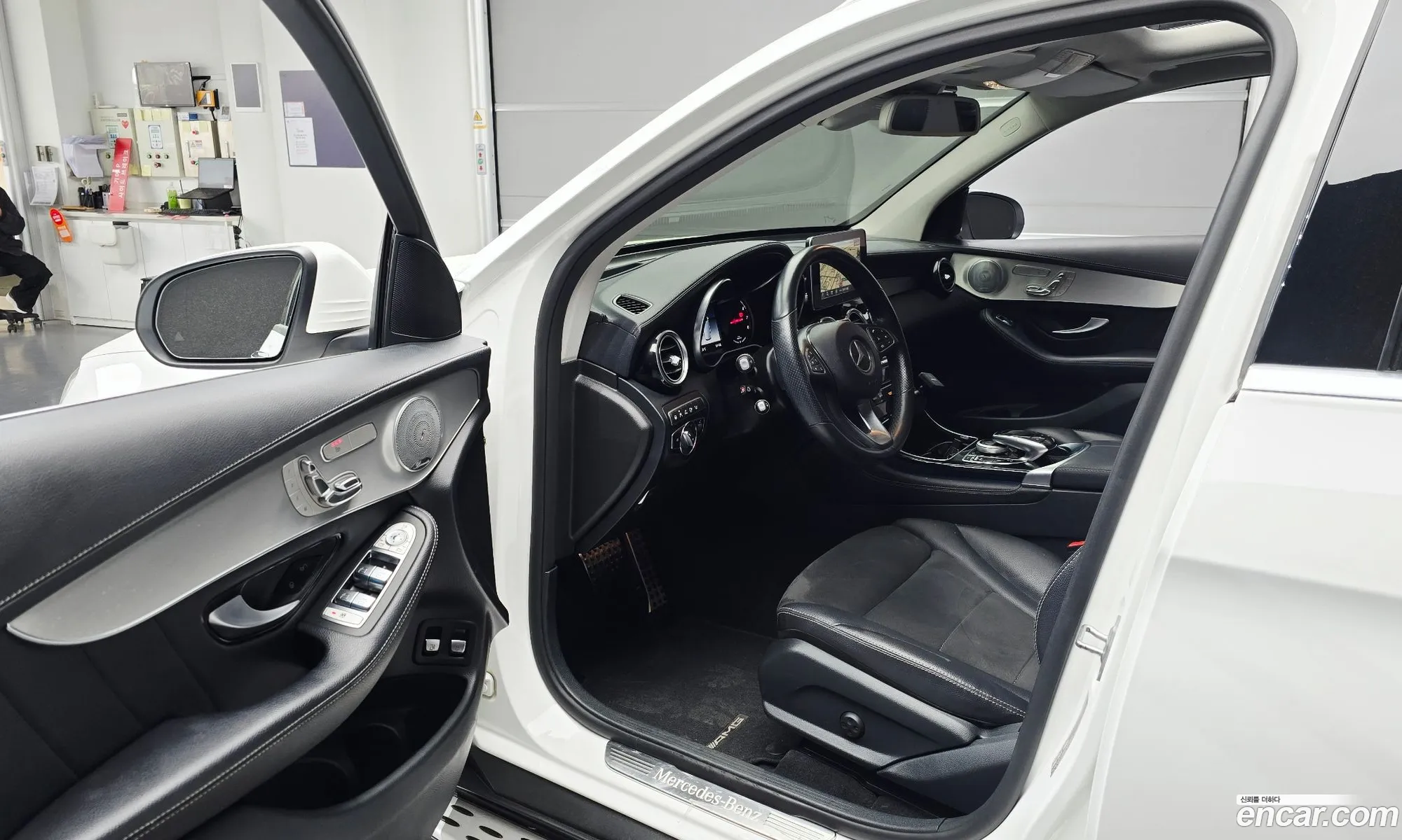 Mercedes-Benz GLC-Class X253 2018 WDC0G5EB2JF476696 — 11