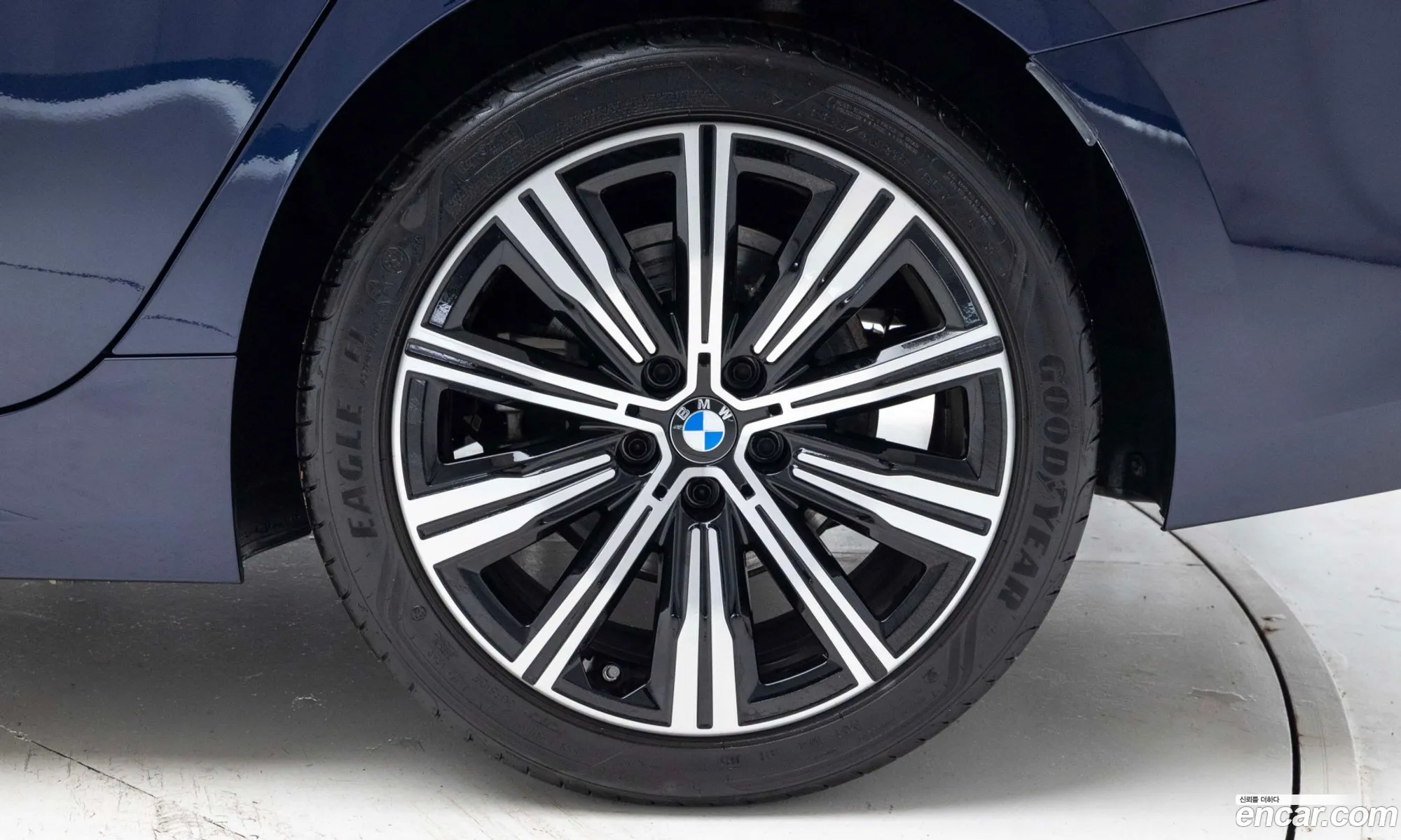 BMW 3 Series 2025 — 10