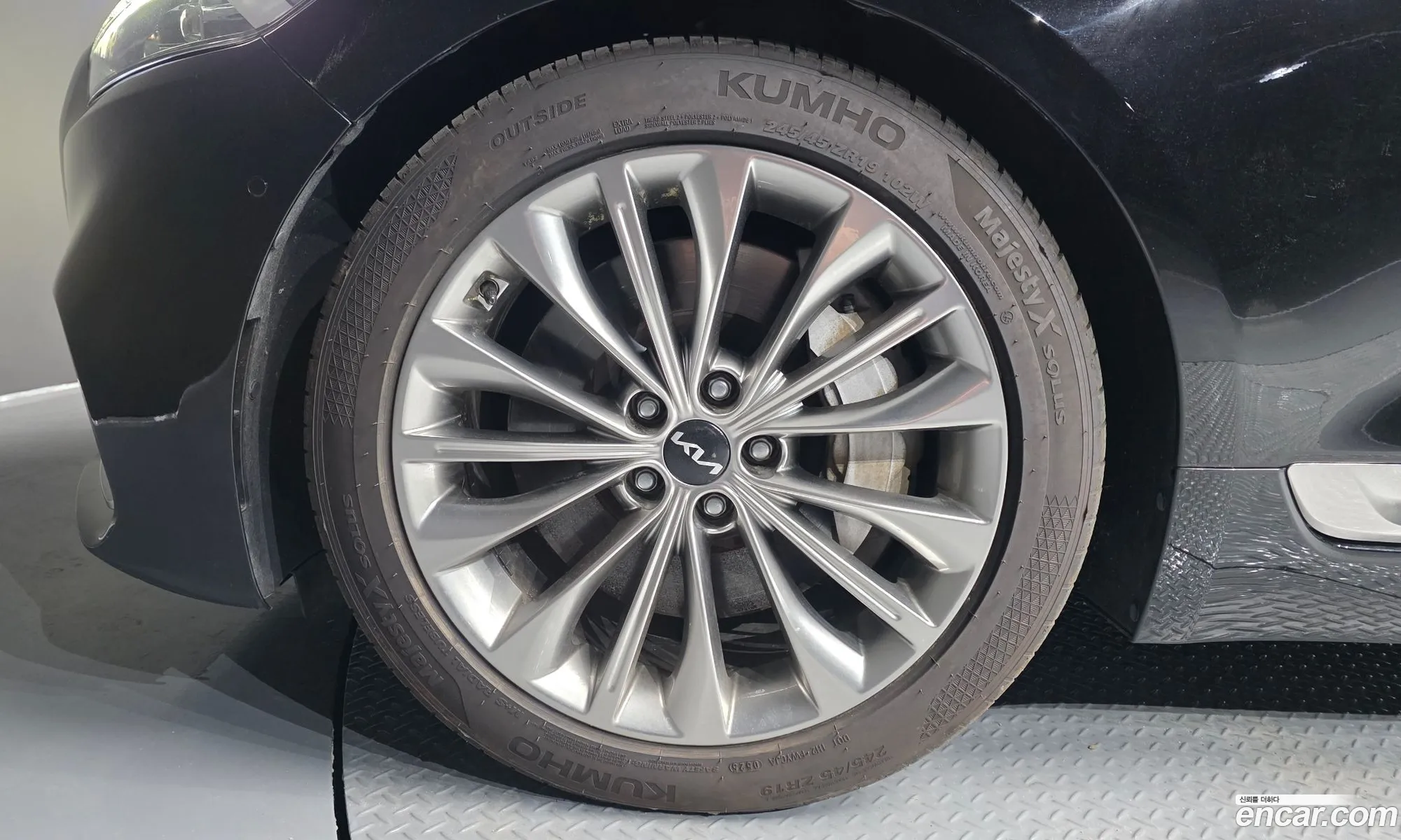 Kia K9 2021 — 9