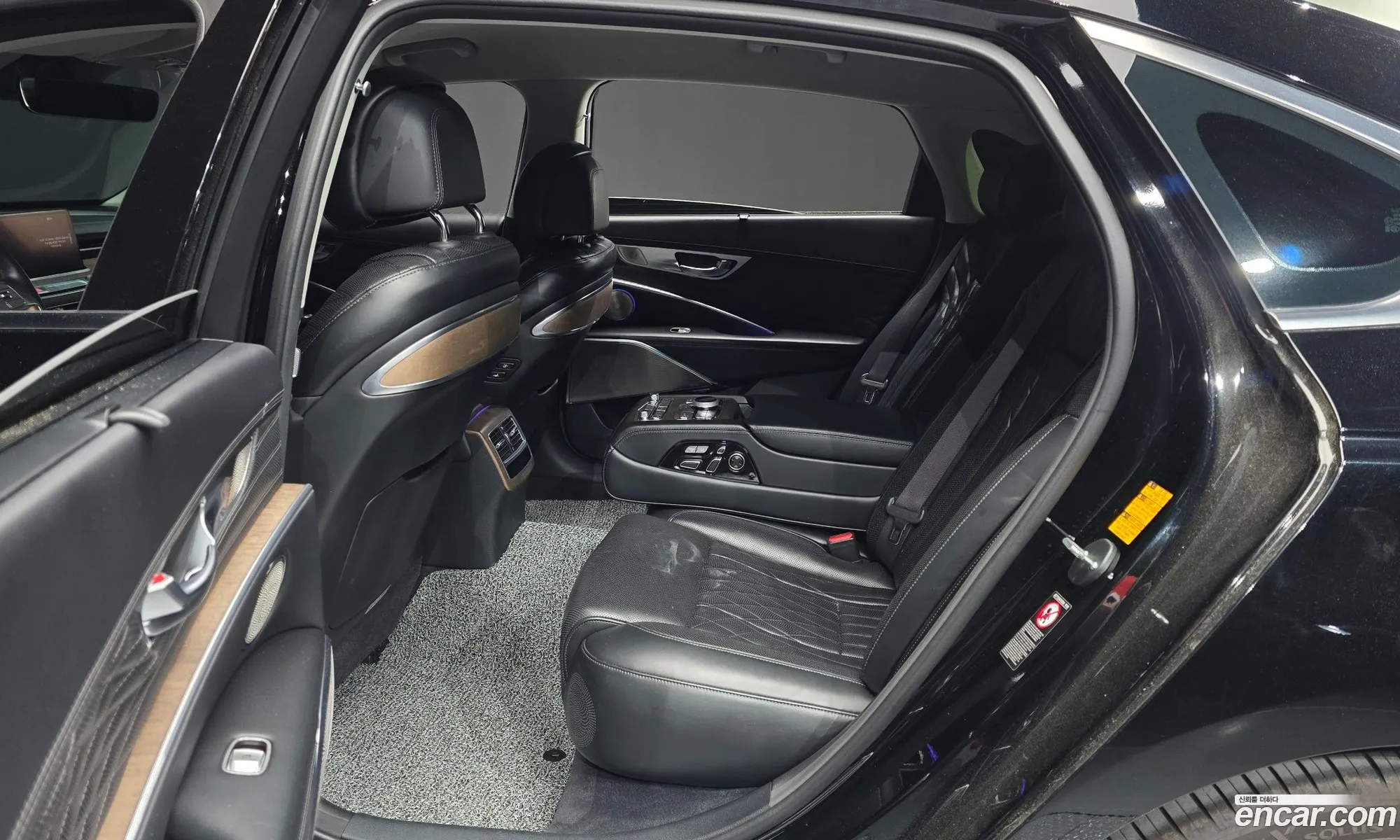 Kia K9 2021 — 18