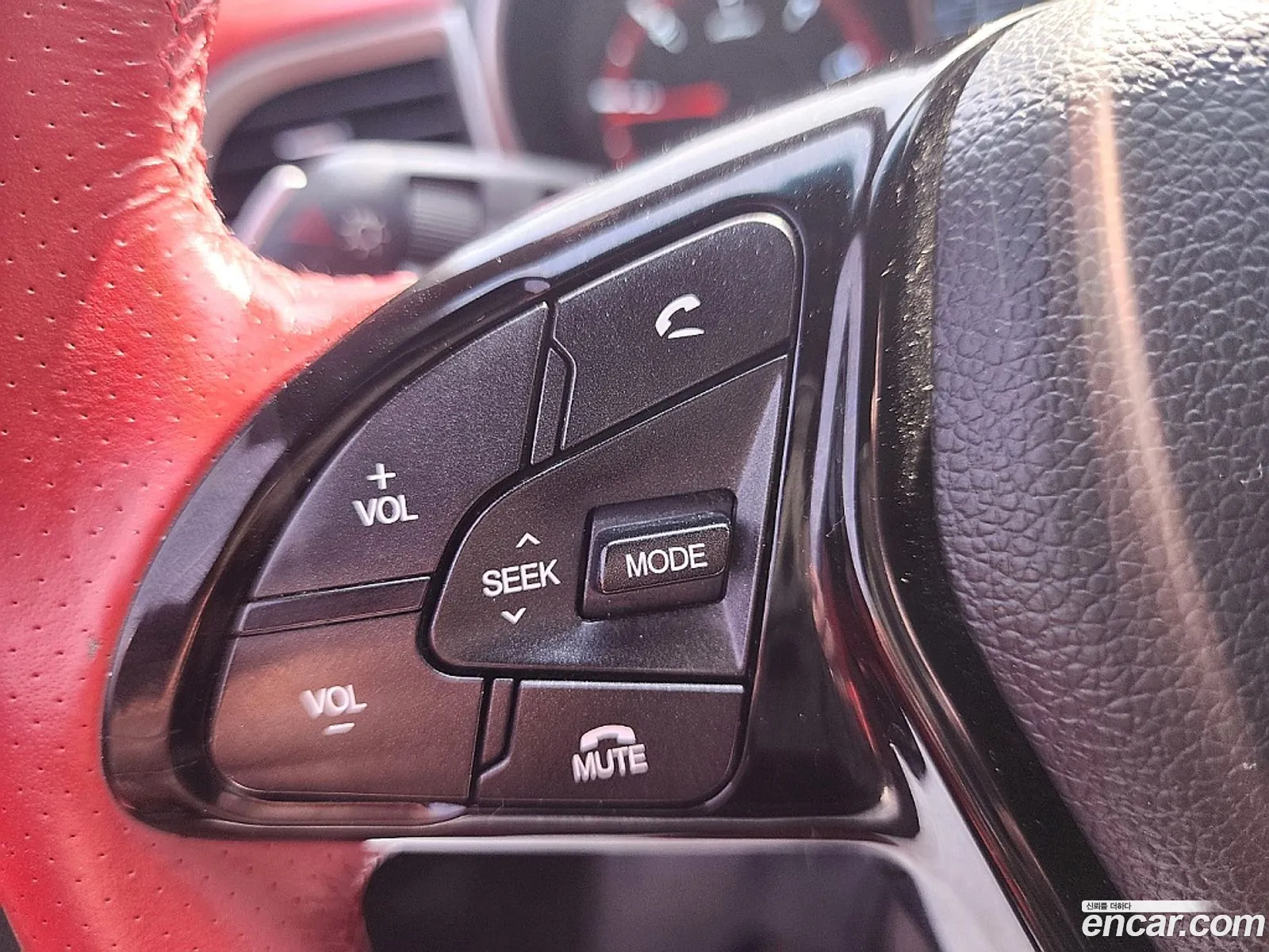 KG Mobility (SsangYong) Tivoli 2016 — 18