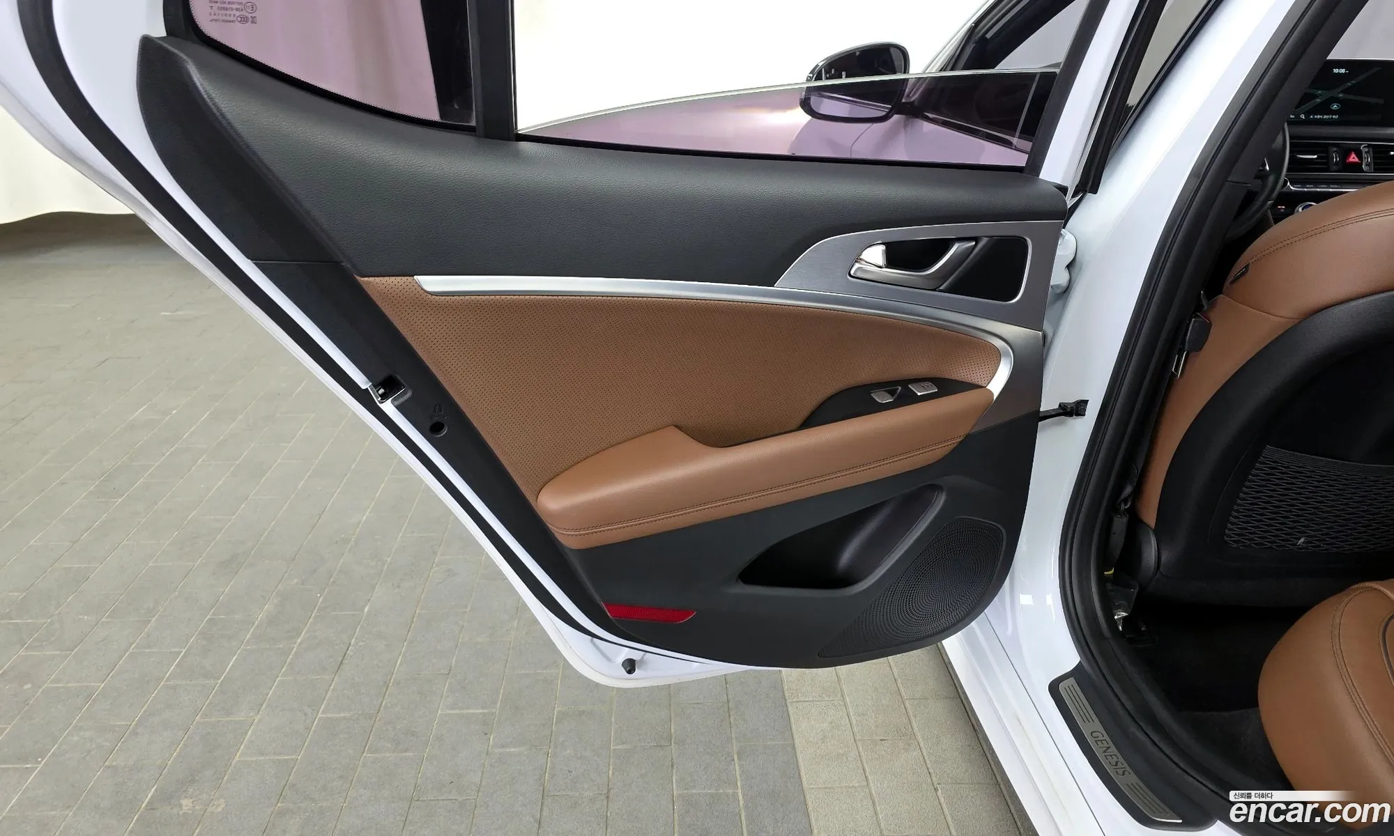 Genesis G70 2019 — 32