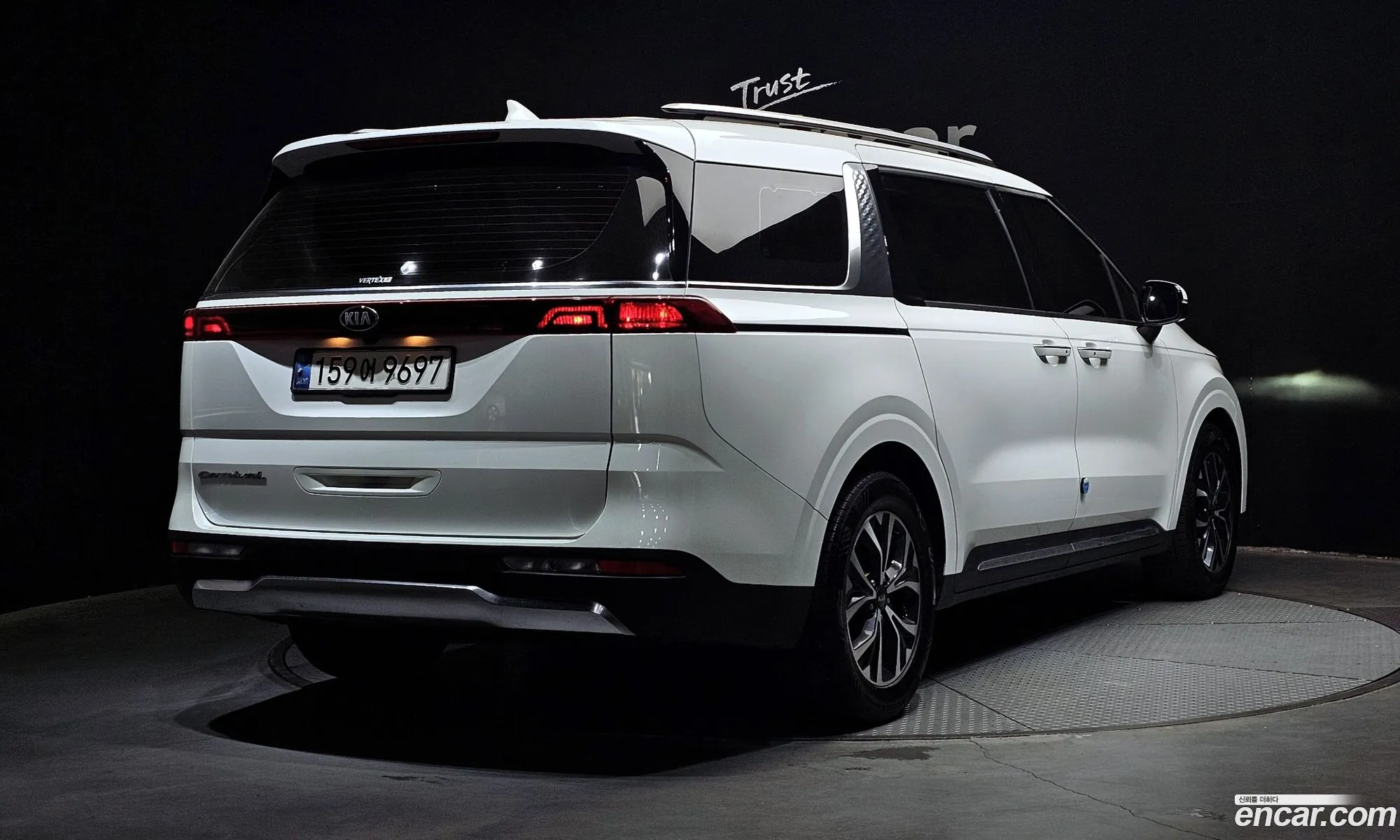 Kia Carnival 2021 — 18