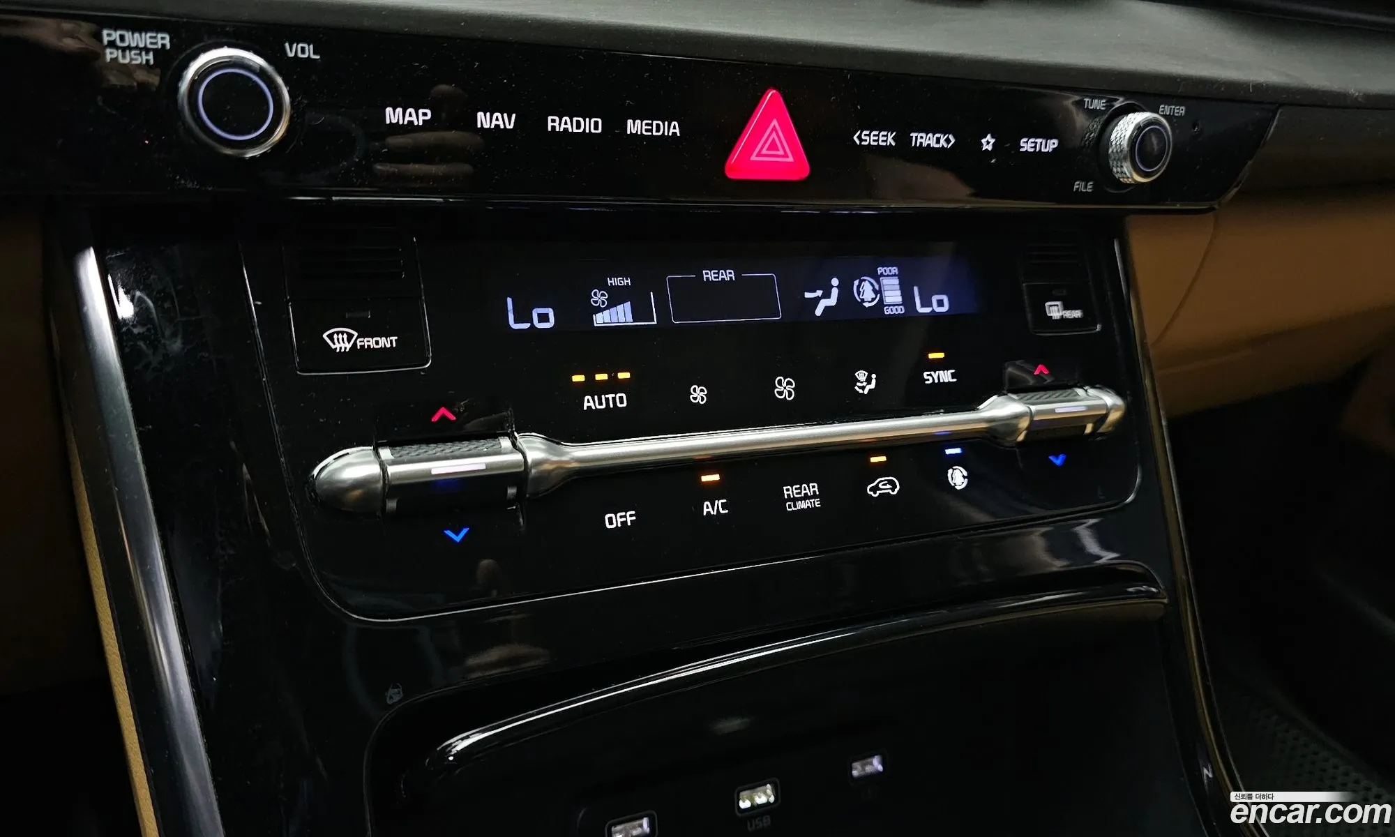 Kia Carnival 2021 — 10