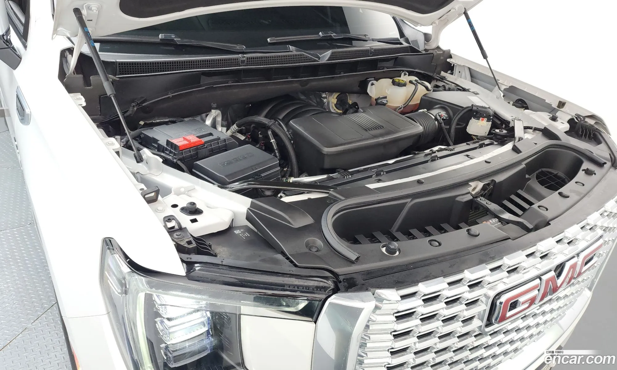 GMC Yukon 2021 1GKS2JKL111111111 — 34