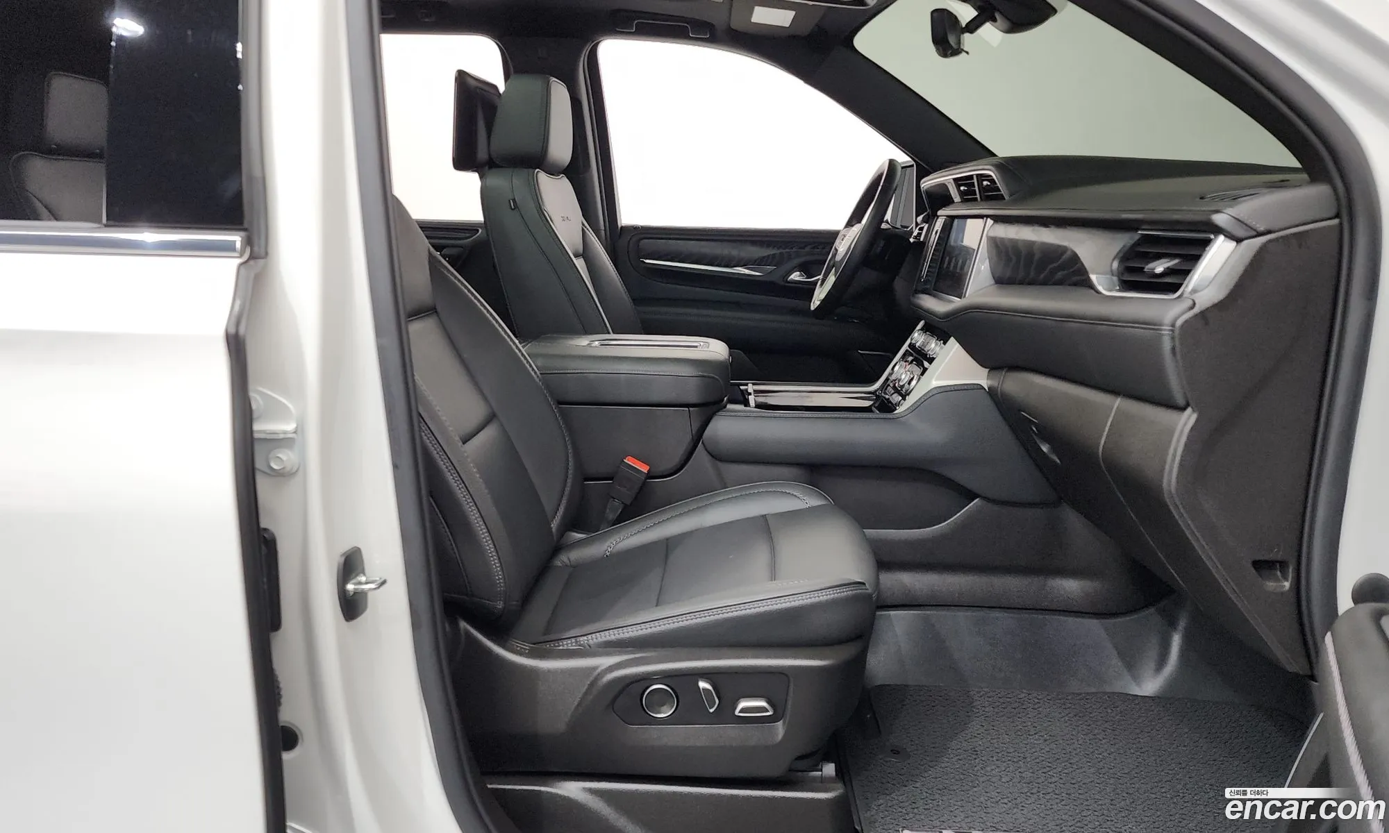 GMC Yukon 2021 1GKS2JKL111111111 — 16