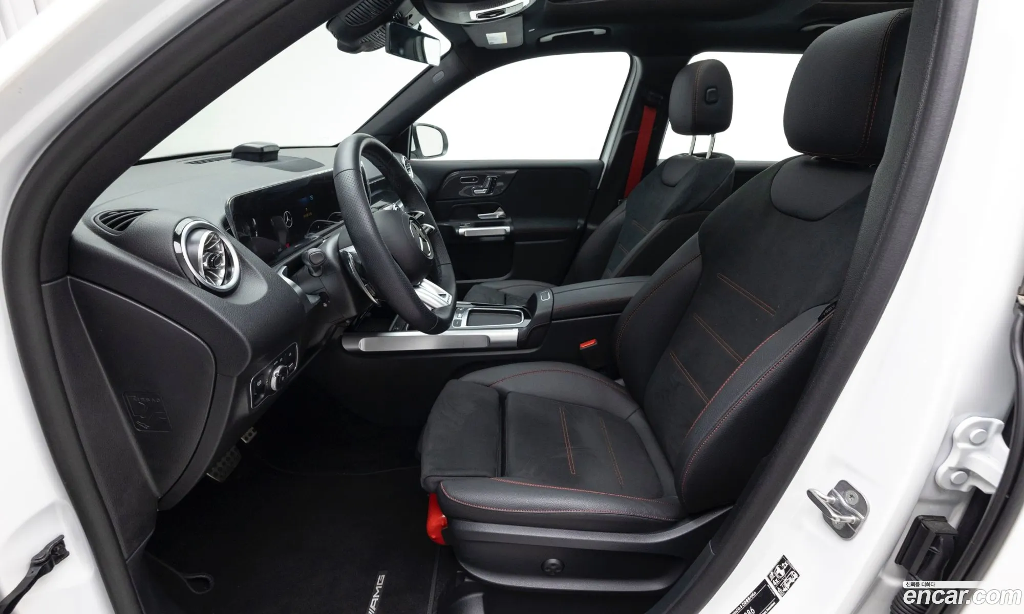 Mercedes-Benz GLB-Class X247 2025 — 19