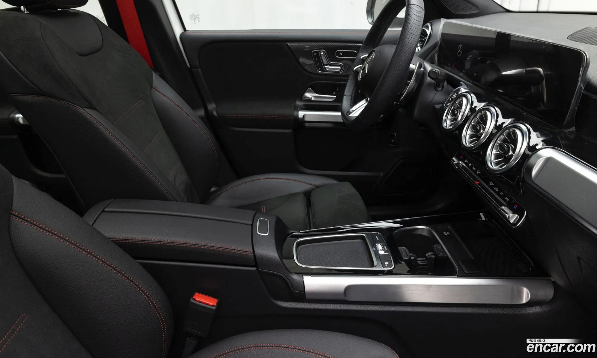 Mercedes-Benz GLB-Class X247 2025 — 5