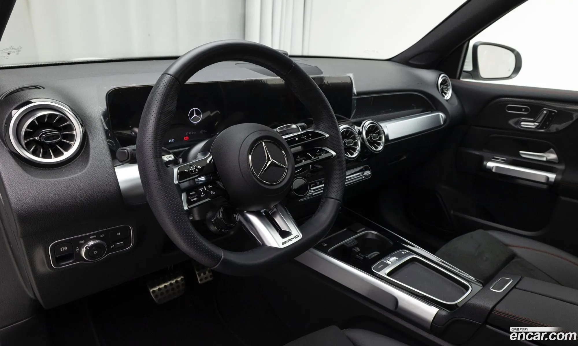 Mercedes-Benz GLB-Class X247 2025 — 2