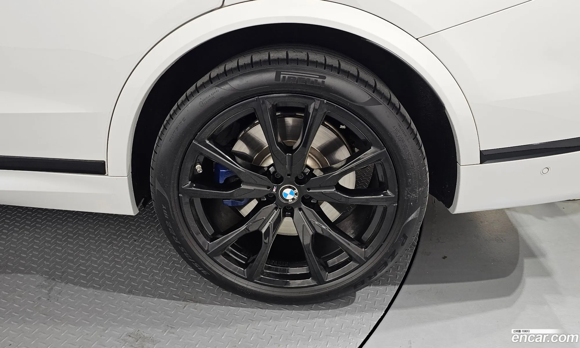 BMW X7 2024 — 33