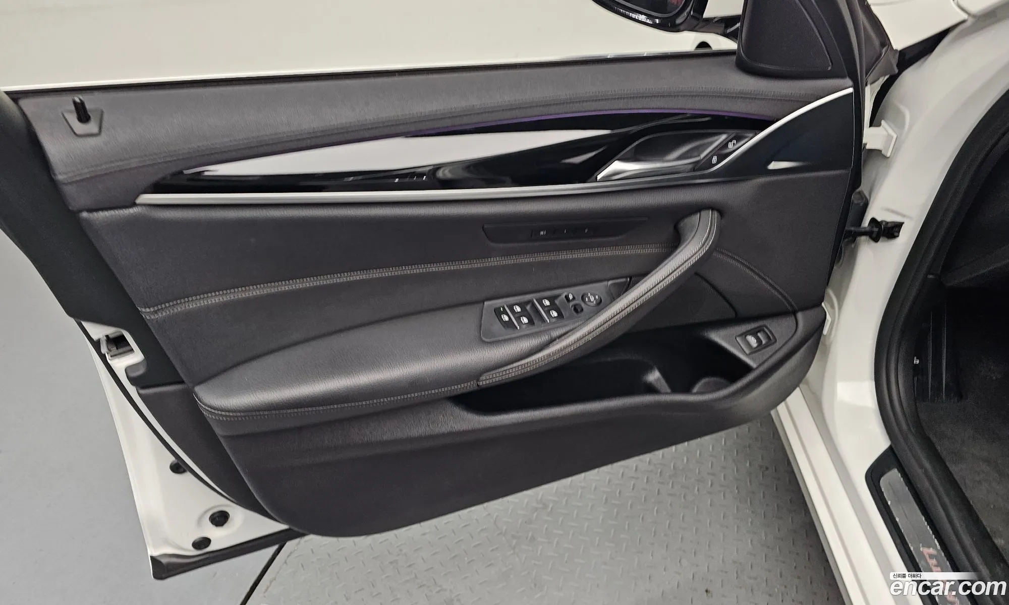 BMW 5 Series 2018 WBAJK7109JBP70917 — 14