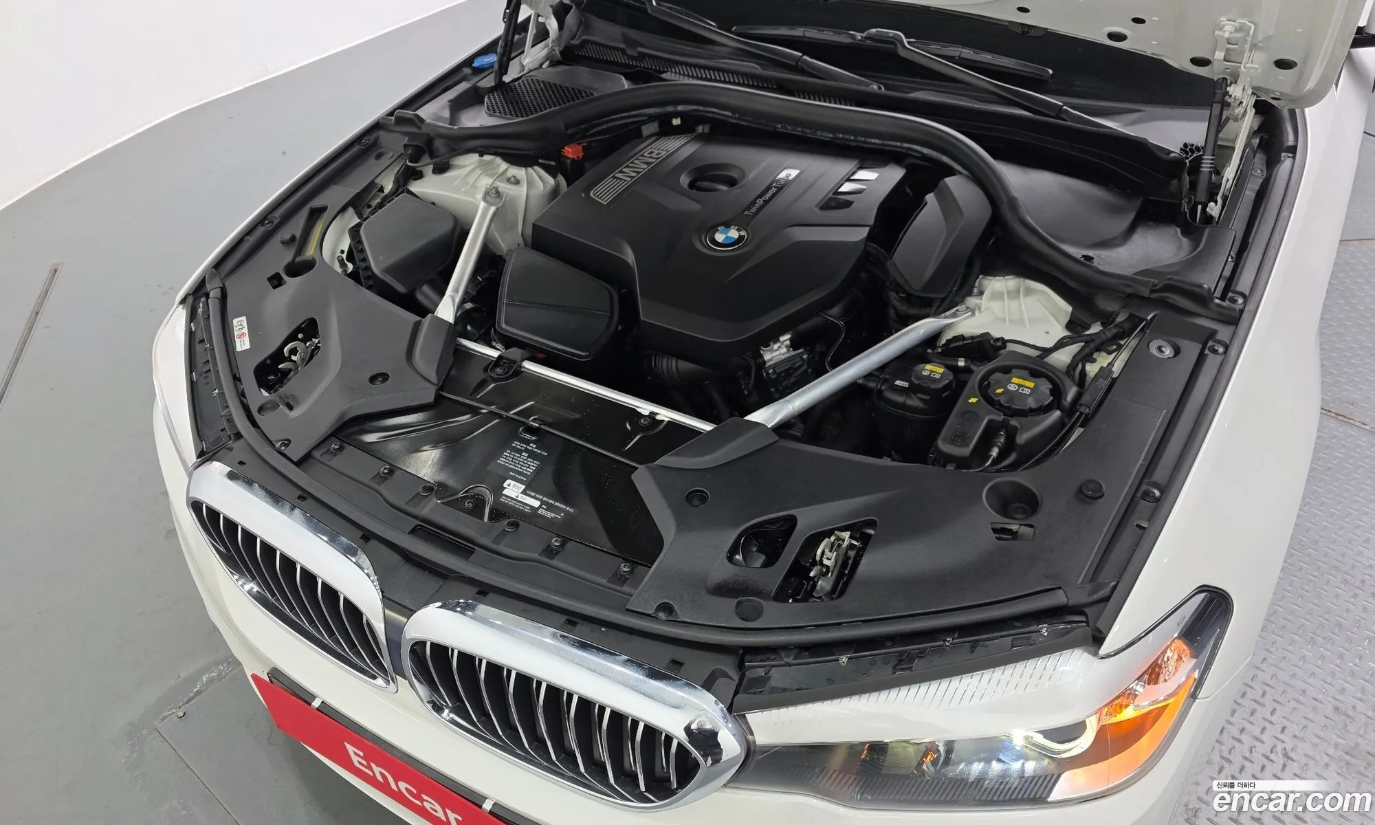 BMW 5 Series 2018 WBAJK7109JBP70917 — 21