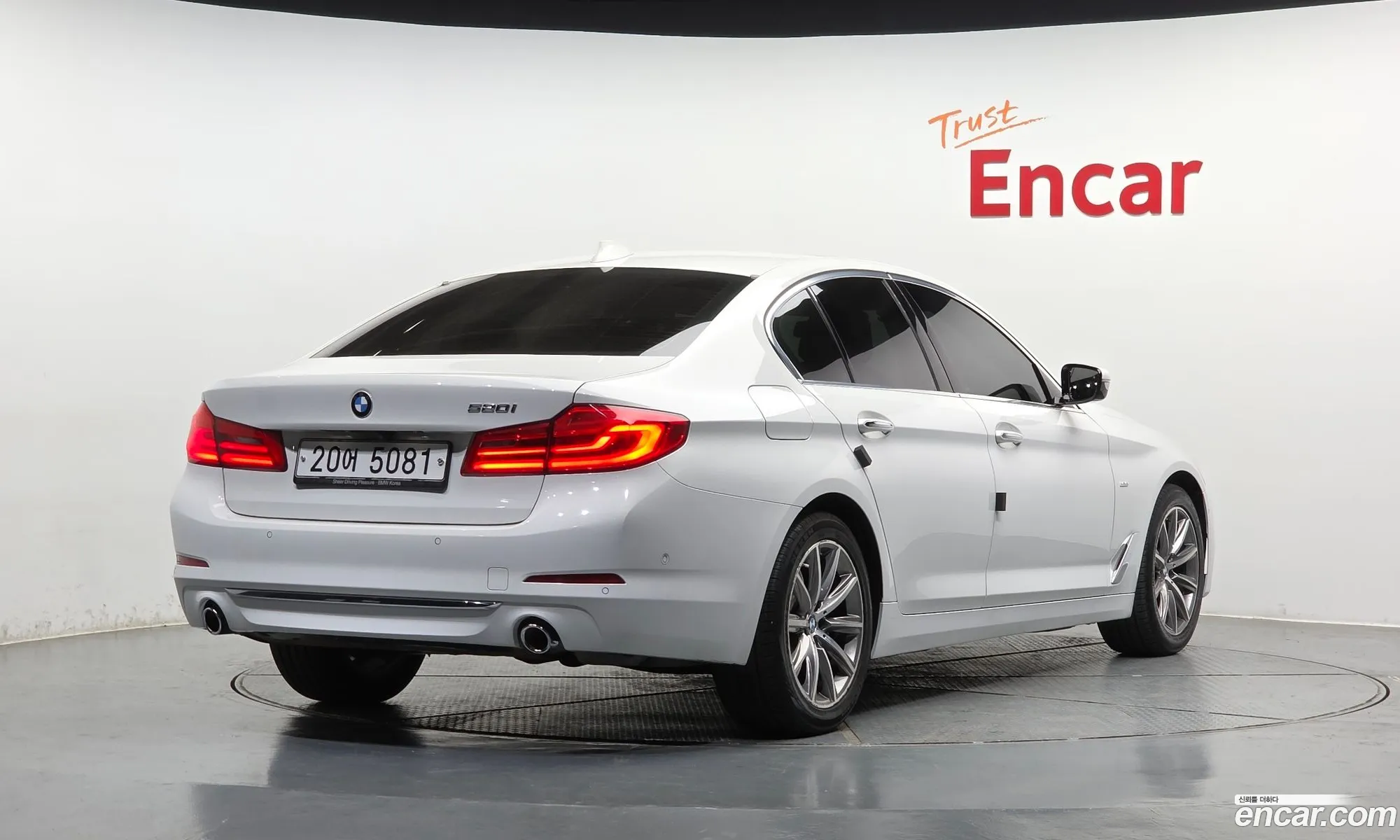 BMW 5 Series 2018 WBAJK7109JBP70917 — 28