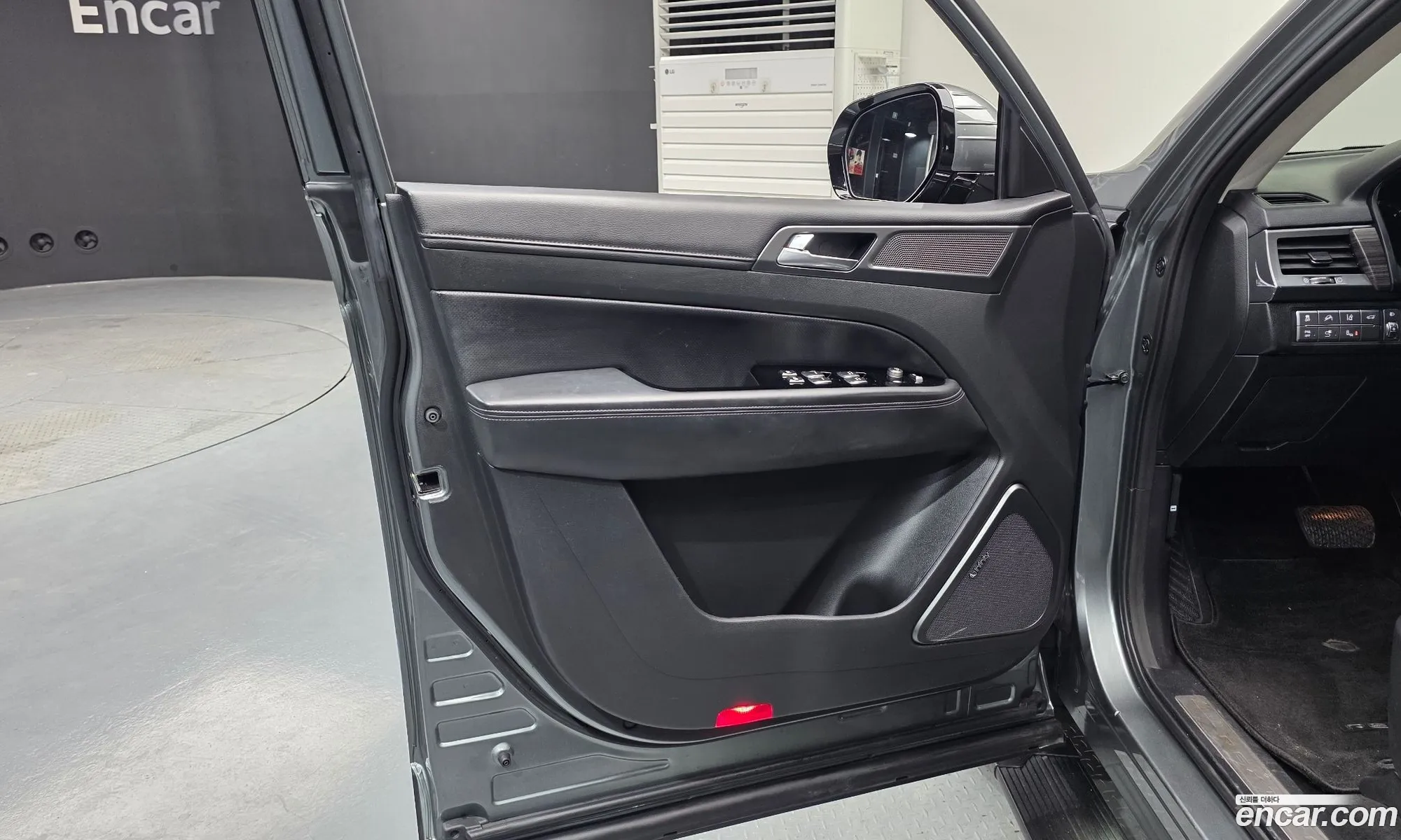 KG Mobility (SsangYong) G4 Rexton 2019 — 28