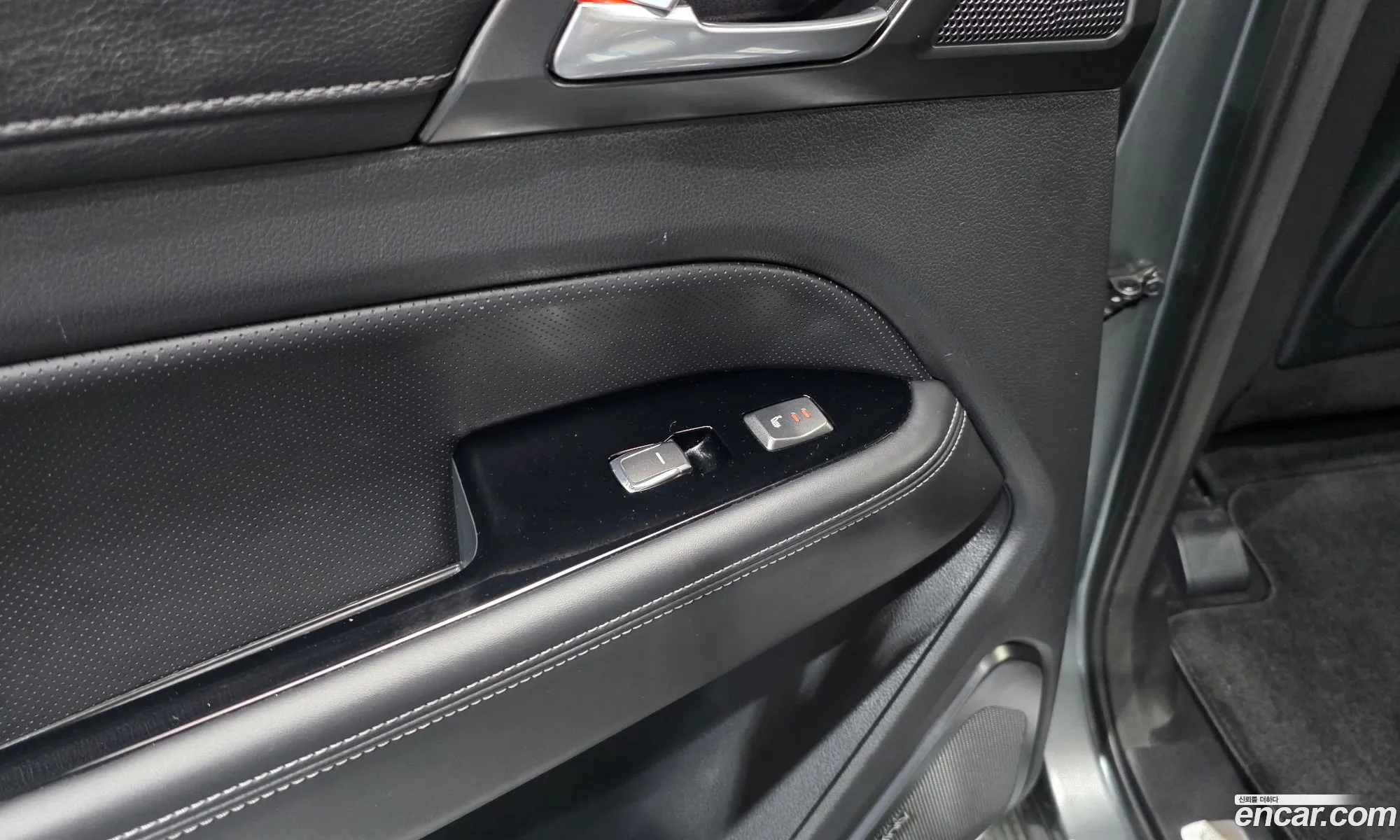 KG Mobility (SsangYong) G4 Rexton 2019 — 32