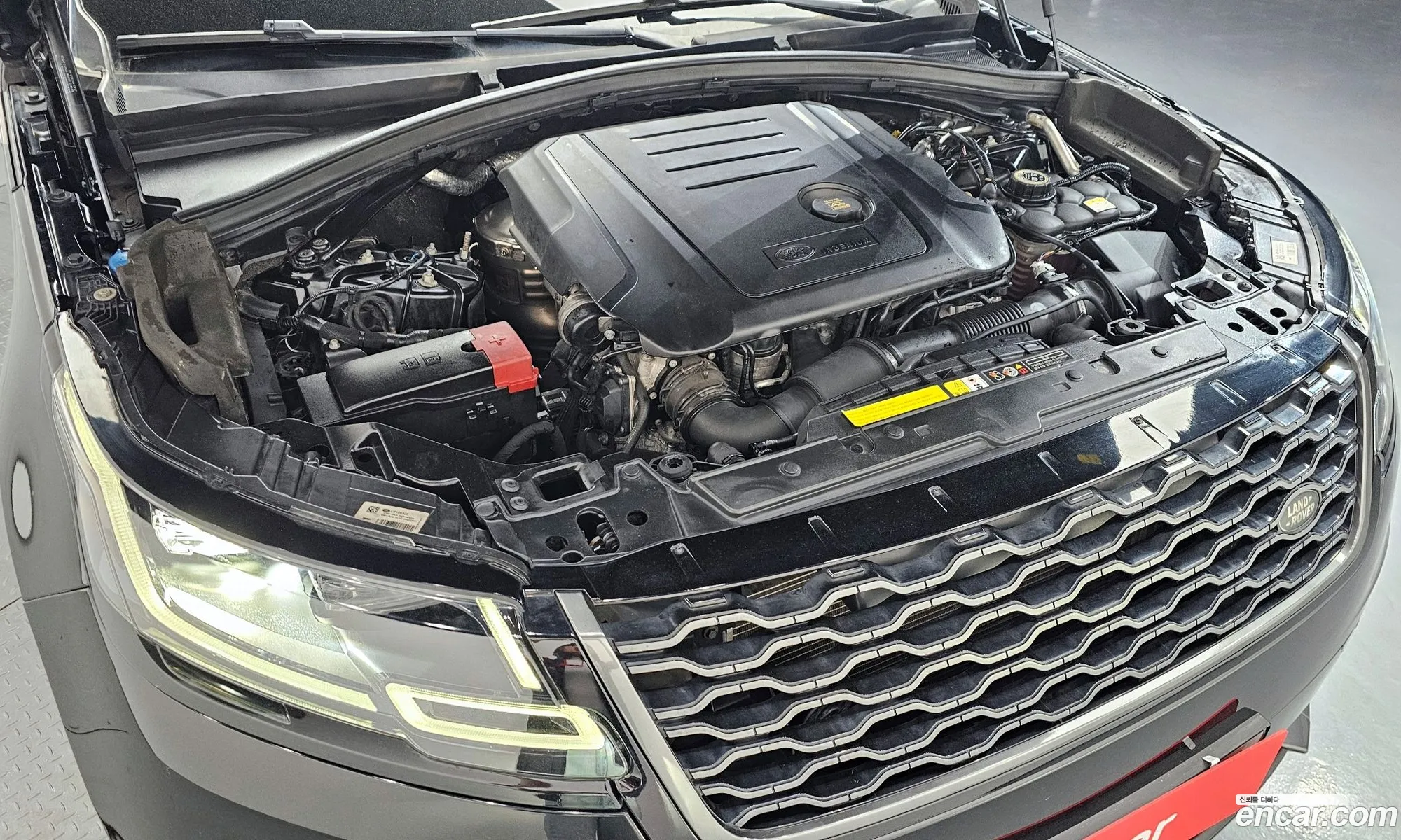 Land Rover Range Rover Velar 2017 — 3