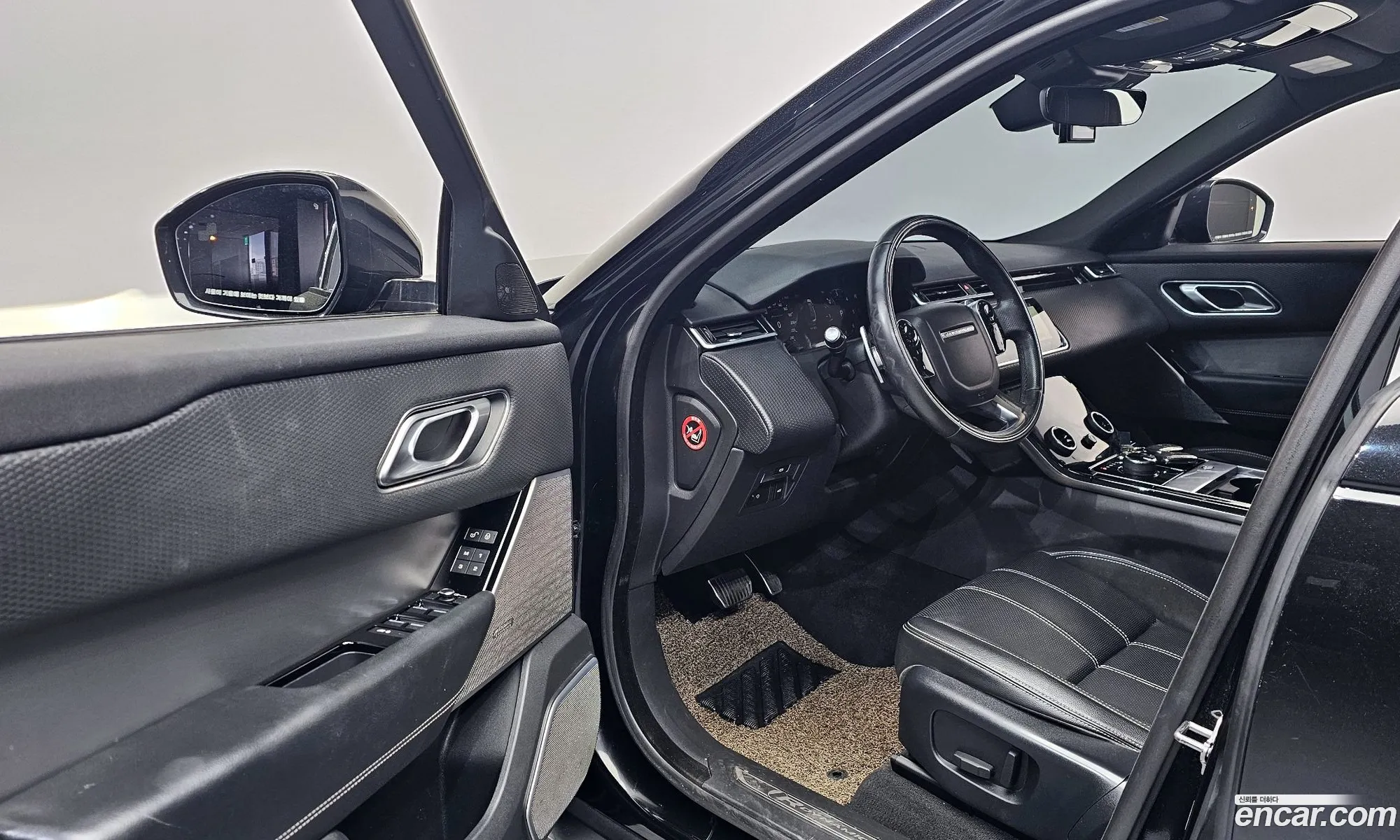 Land Rover Range Rover Velar 2017 — 14