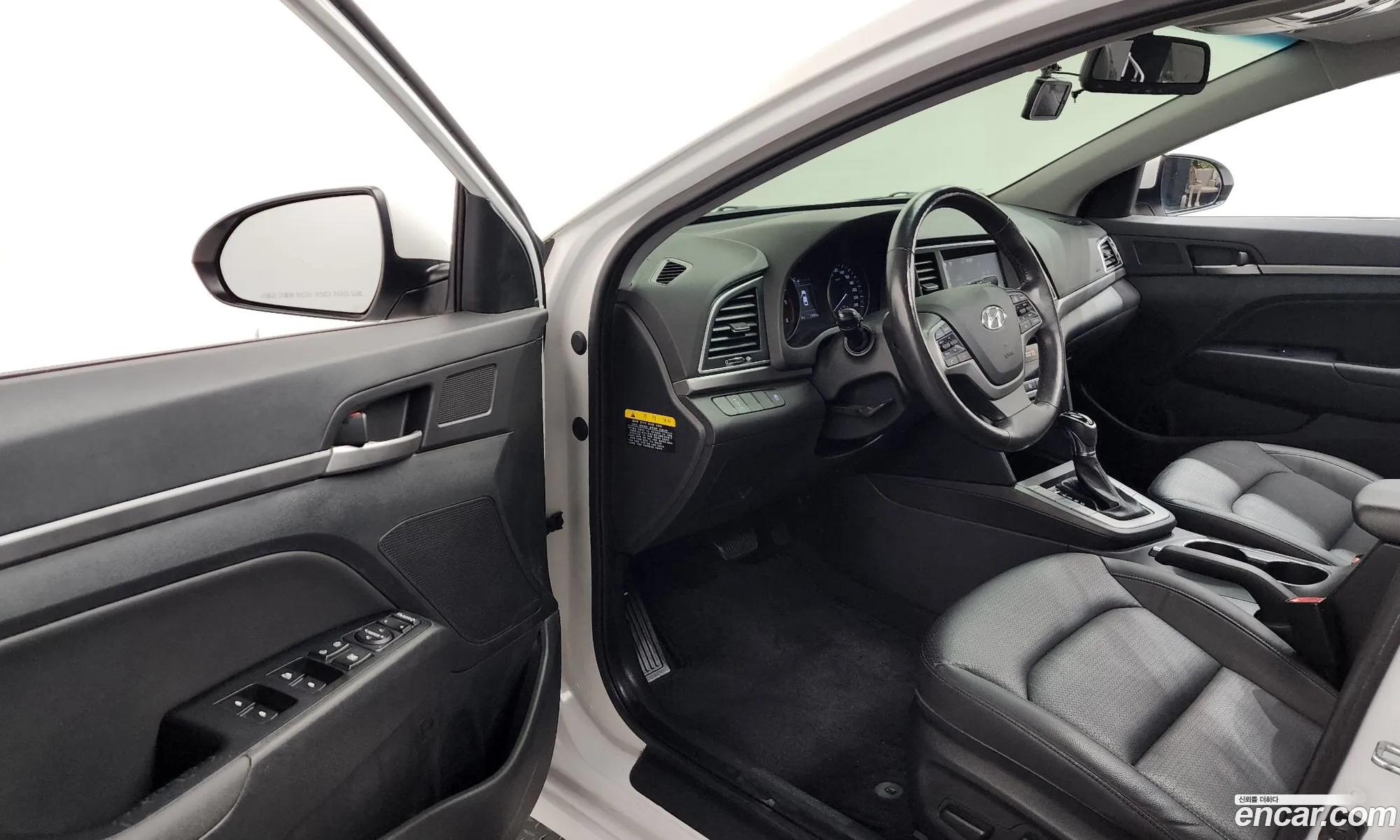 Hyundai Elantra AD 2015 — 8