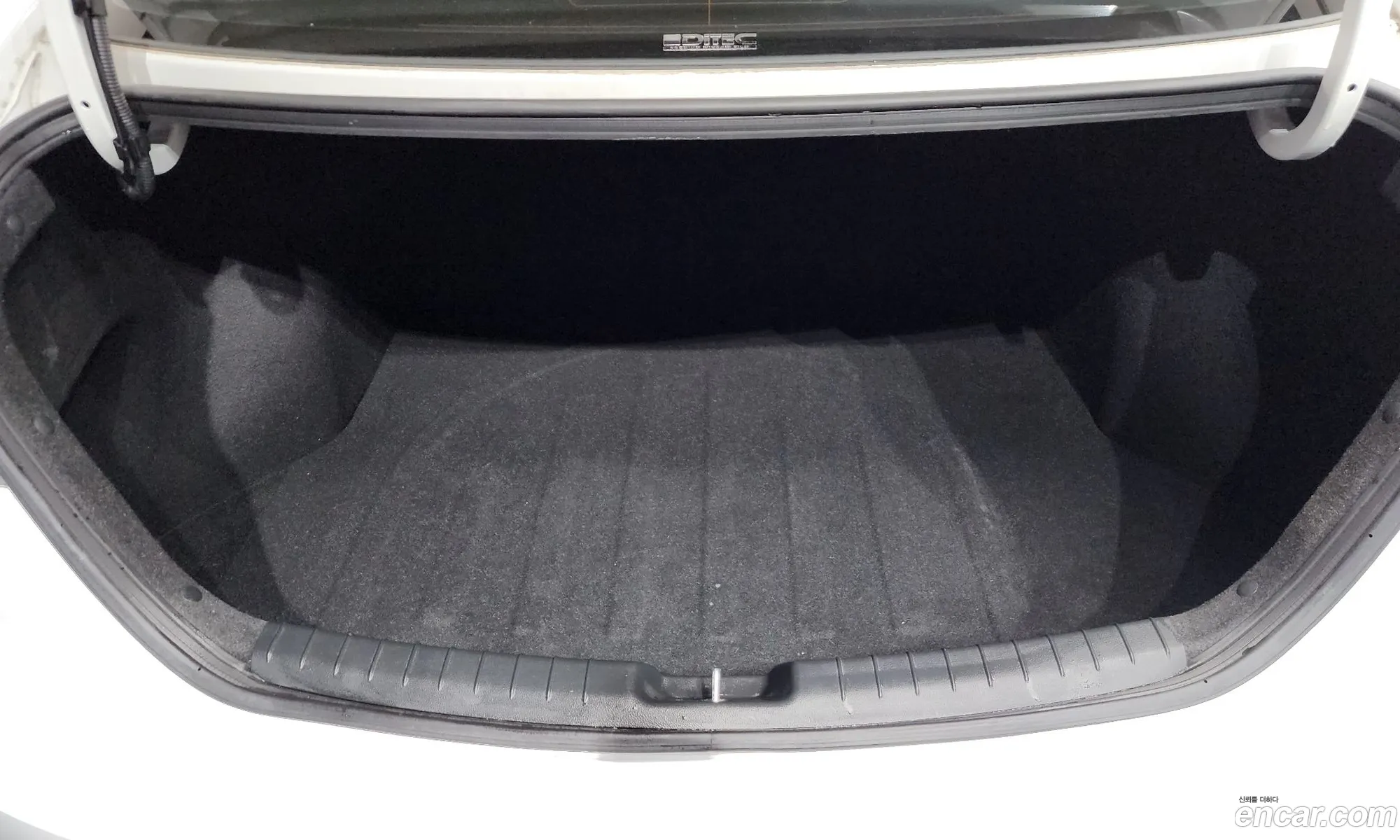 Hyundai Elantra AD 2015 — 18