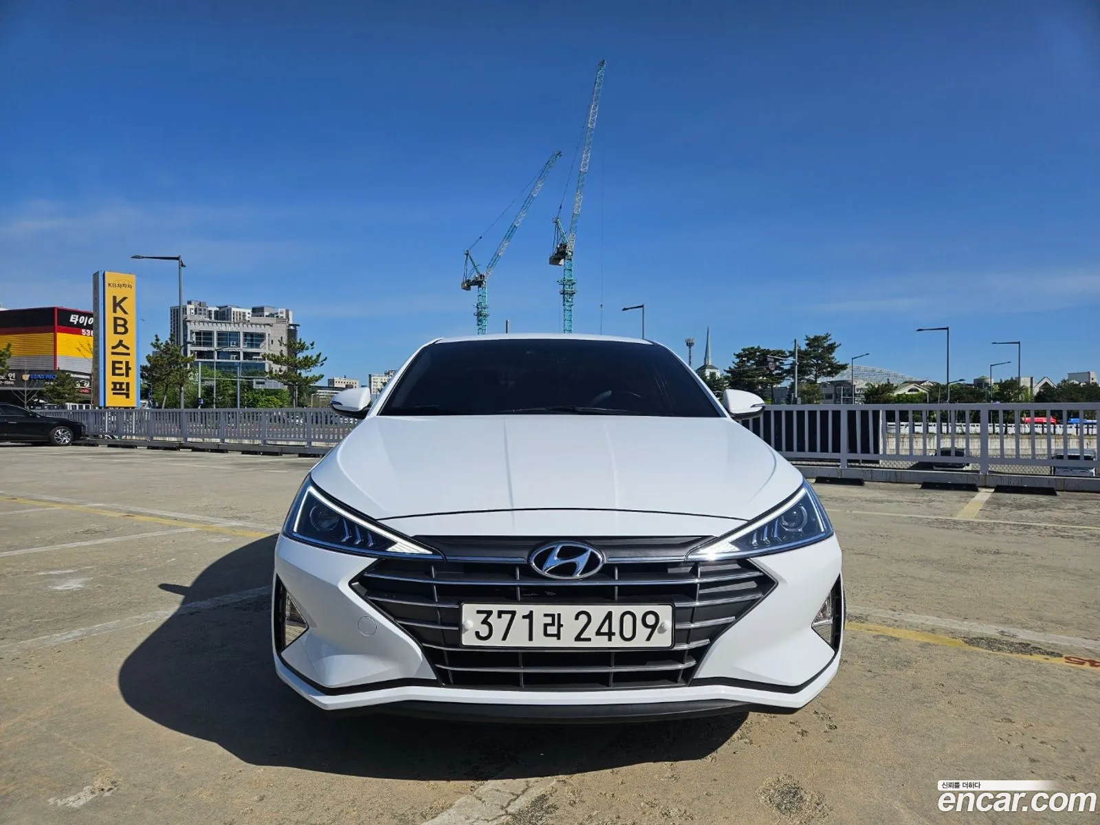 Hyundai Elantra AD 2020 — 16