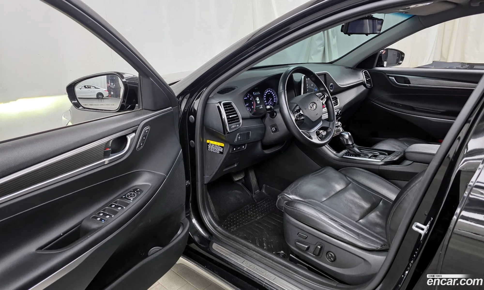 Hyundai Grandeur IG 2016 — 24