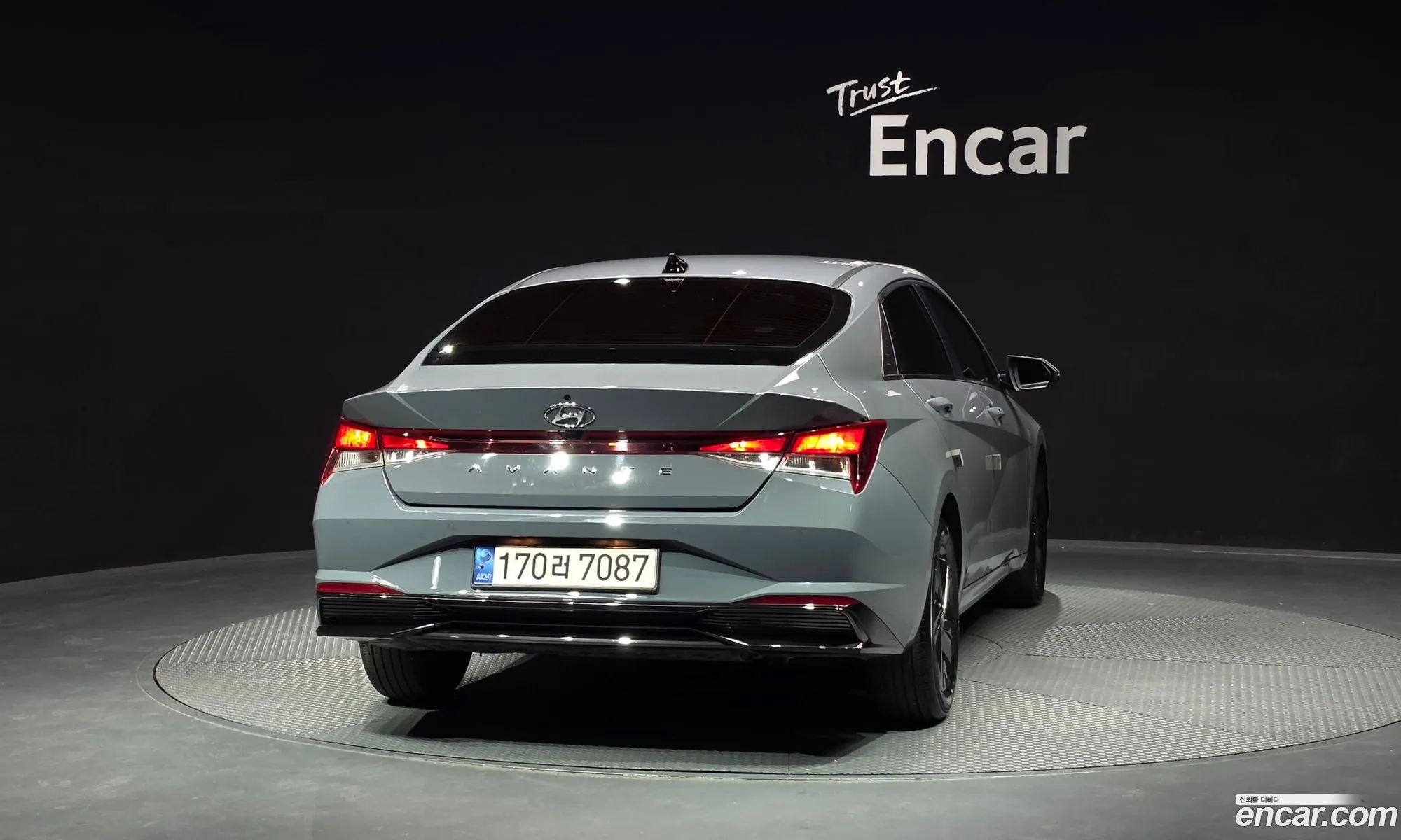 Hyundai Elantra Hybrid 2022 — 2