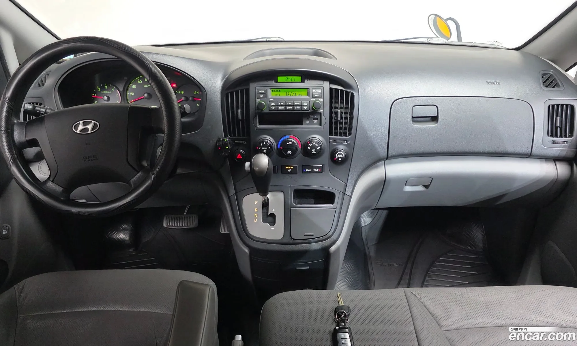 Hyundai Grand Starex 2015 — 3