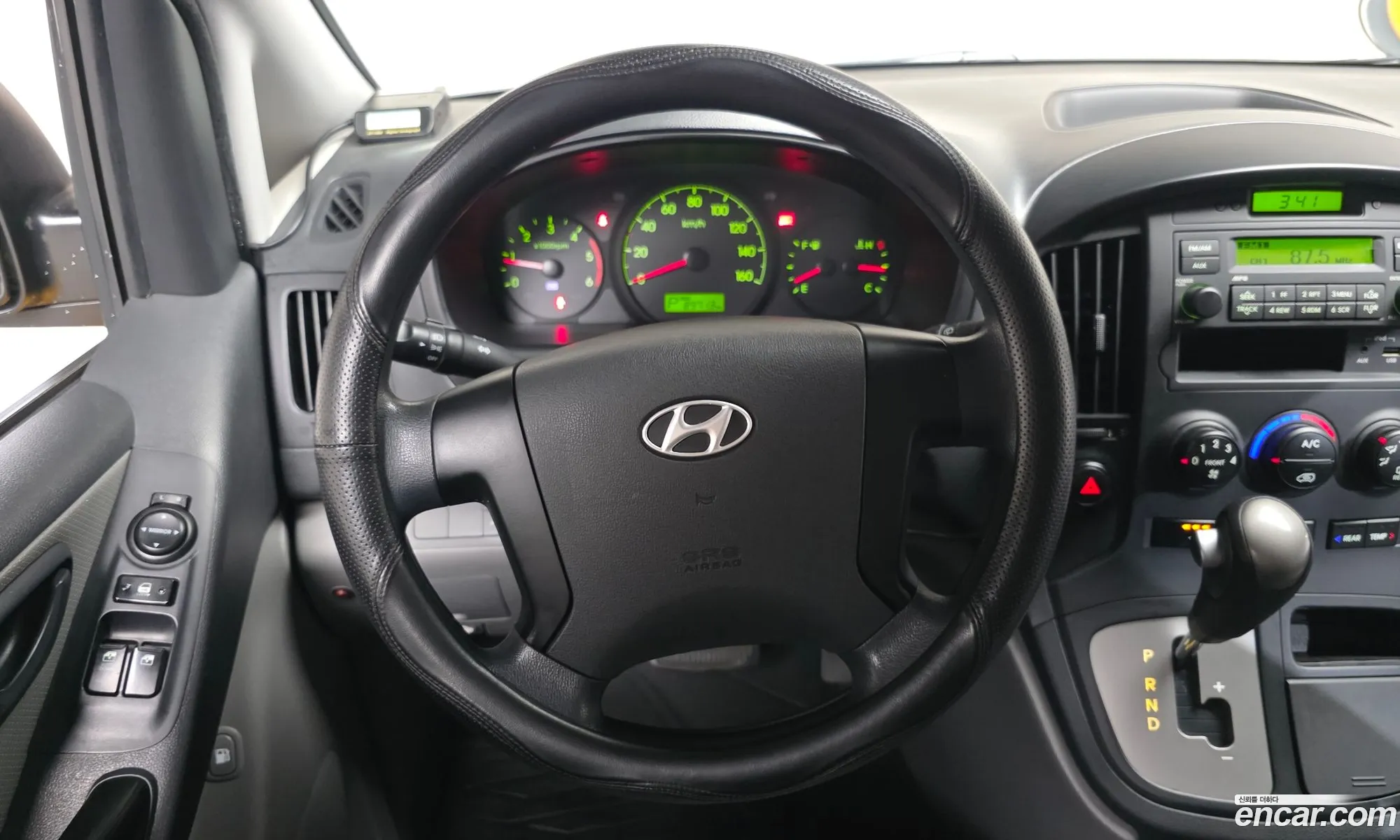 Hyundai Grand Starex 2015 — 12