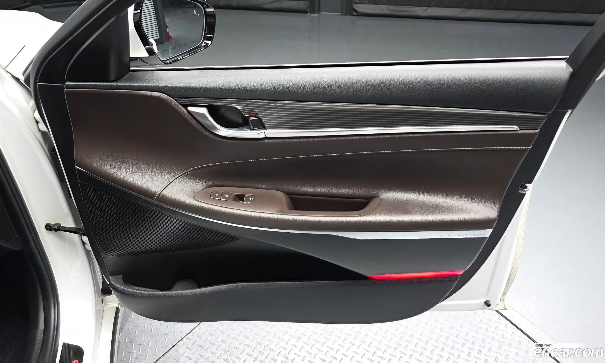 Hyundai Grandeur IG 2016 — 25