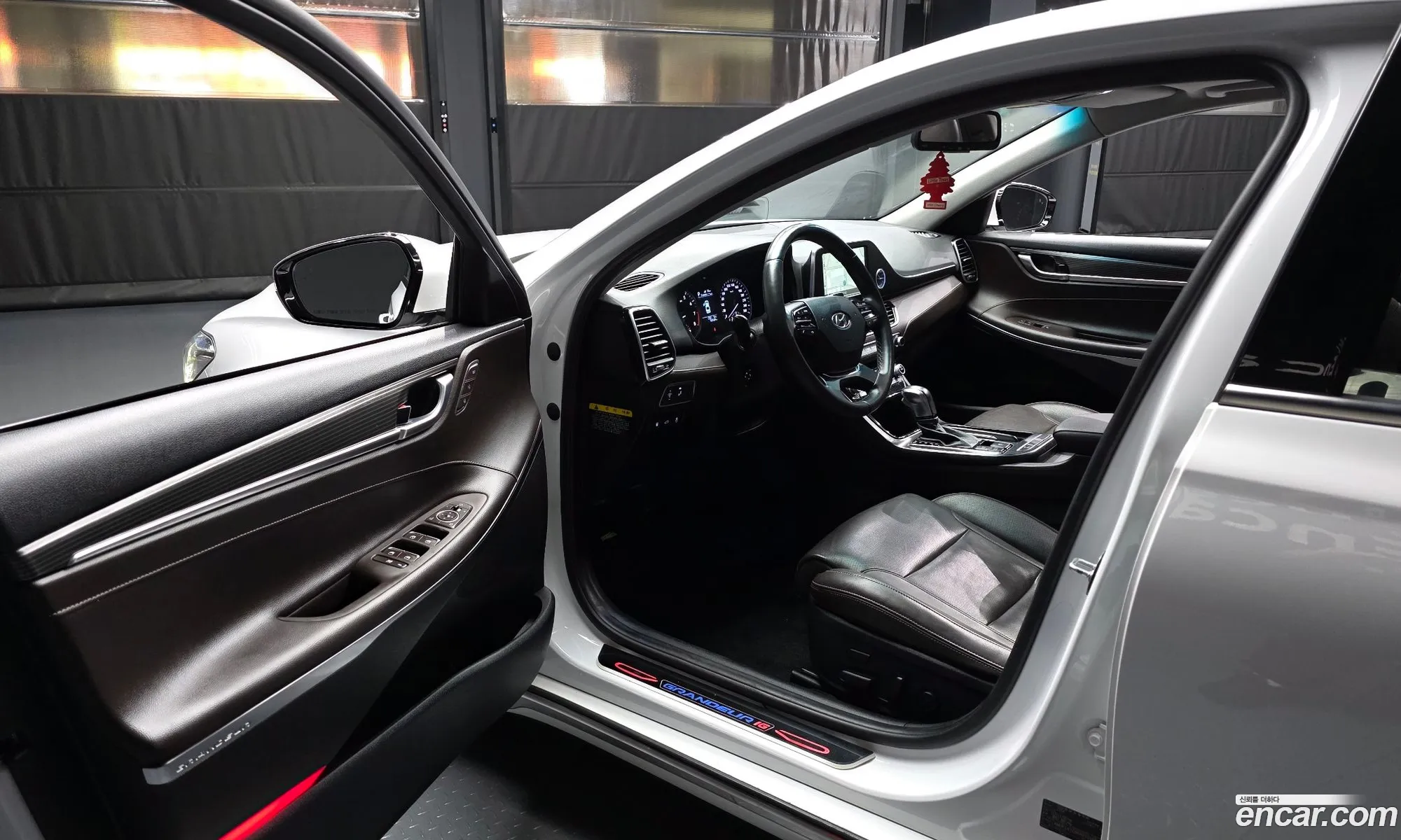 Hyundai Grandeur IG 2016 — 26