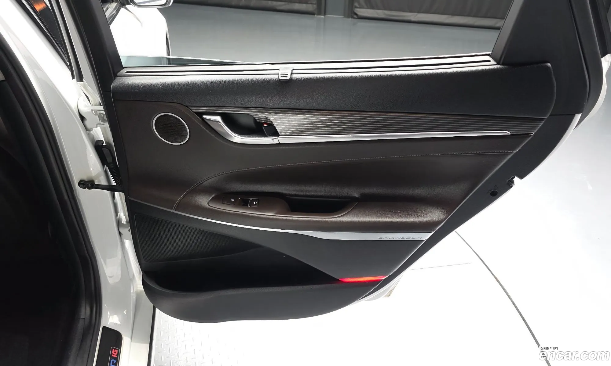 Hyundai Grandeur IG 2016 — 29