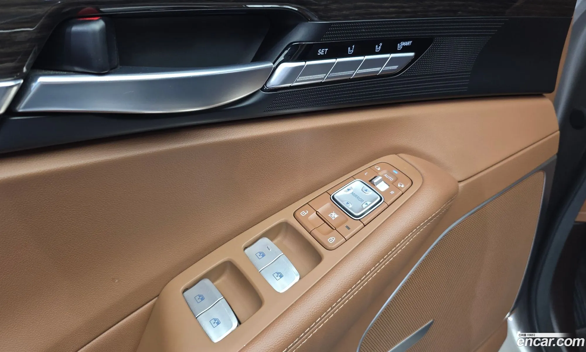 Genesis G90 2019 — 17