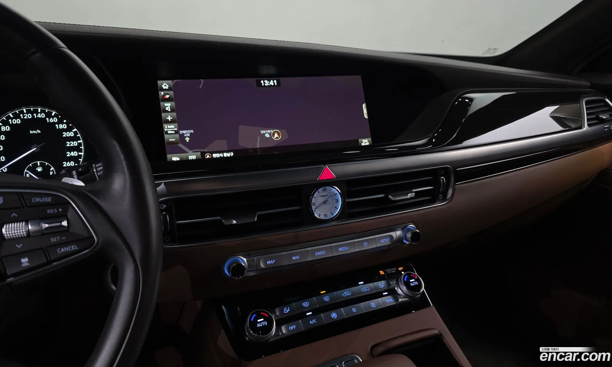 Genesis G90 2019 — 13
