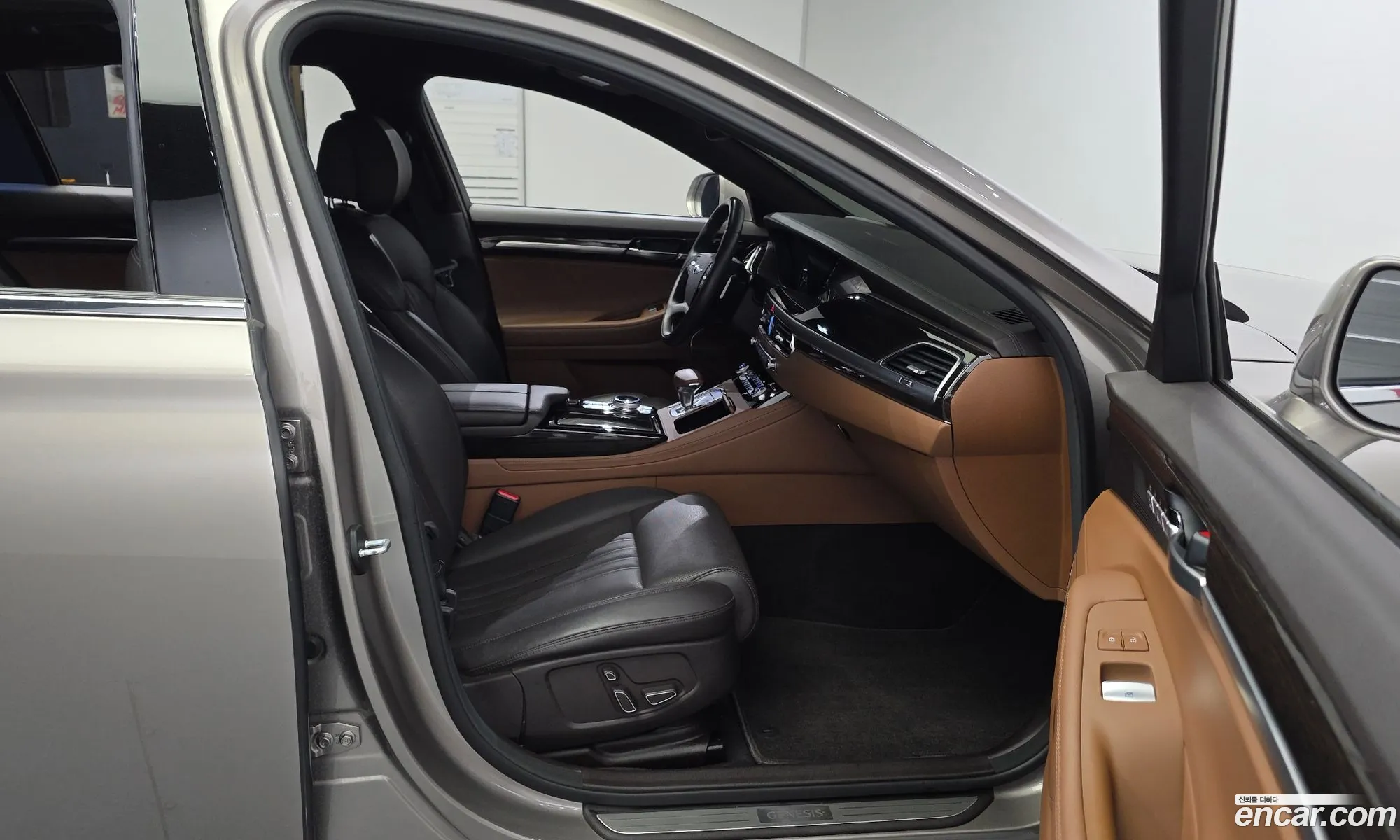Genesis G90 2019 — 2