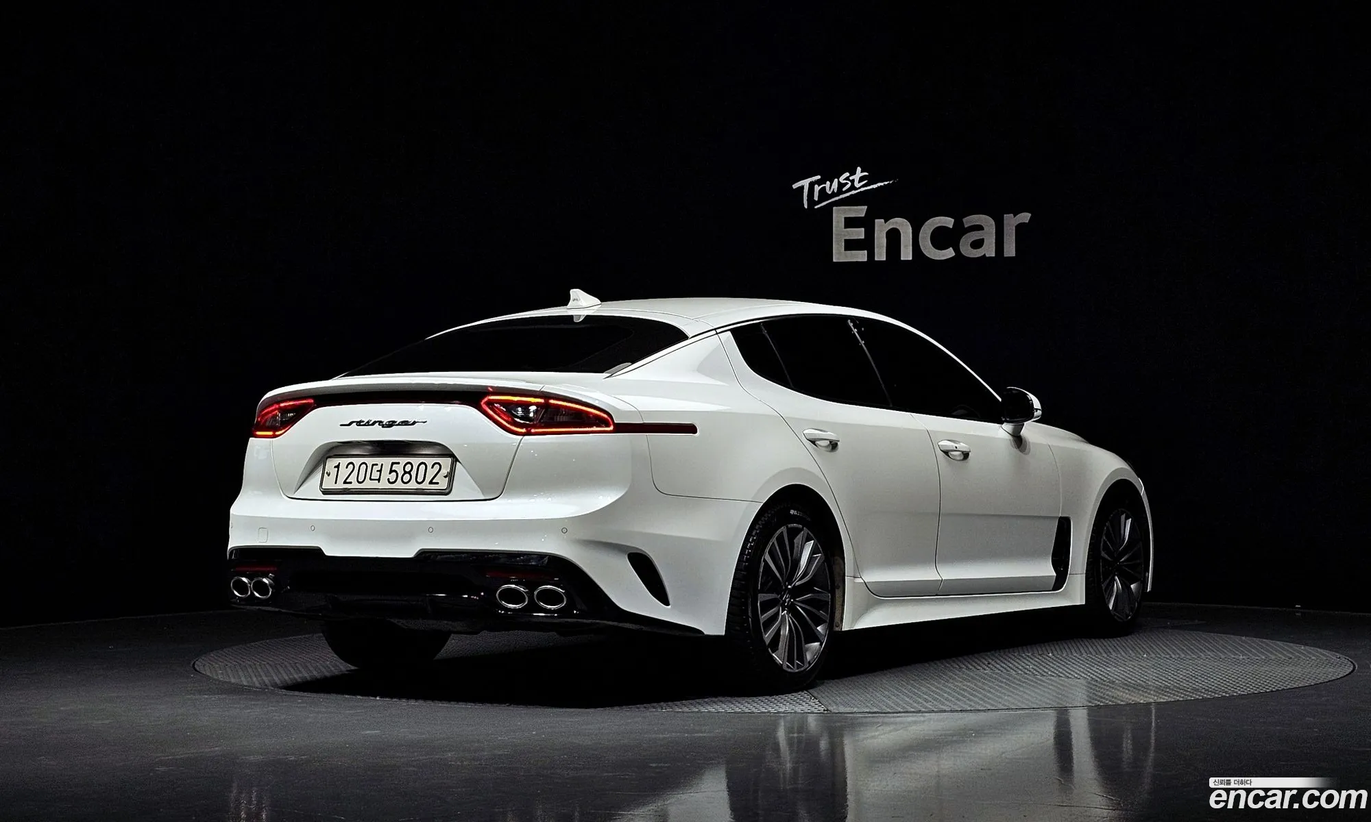 Kia Stinger 2018 — 24