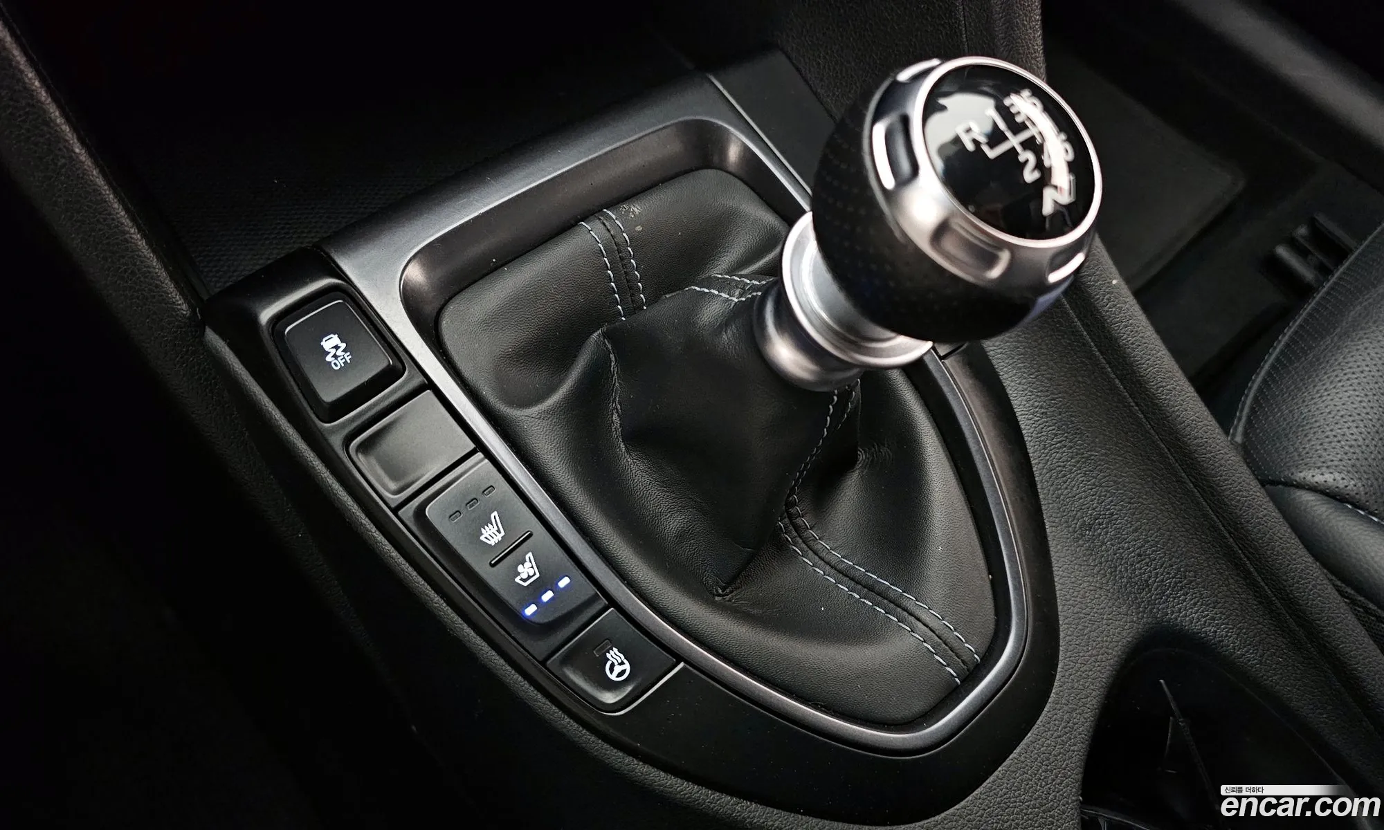 Hyundai Veloster 2019 — 25