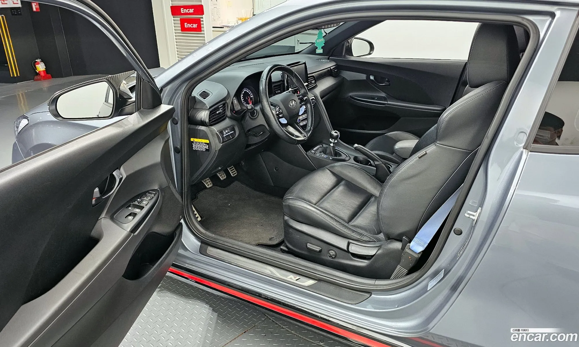 Hyundai Veloster 2019 — 28