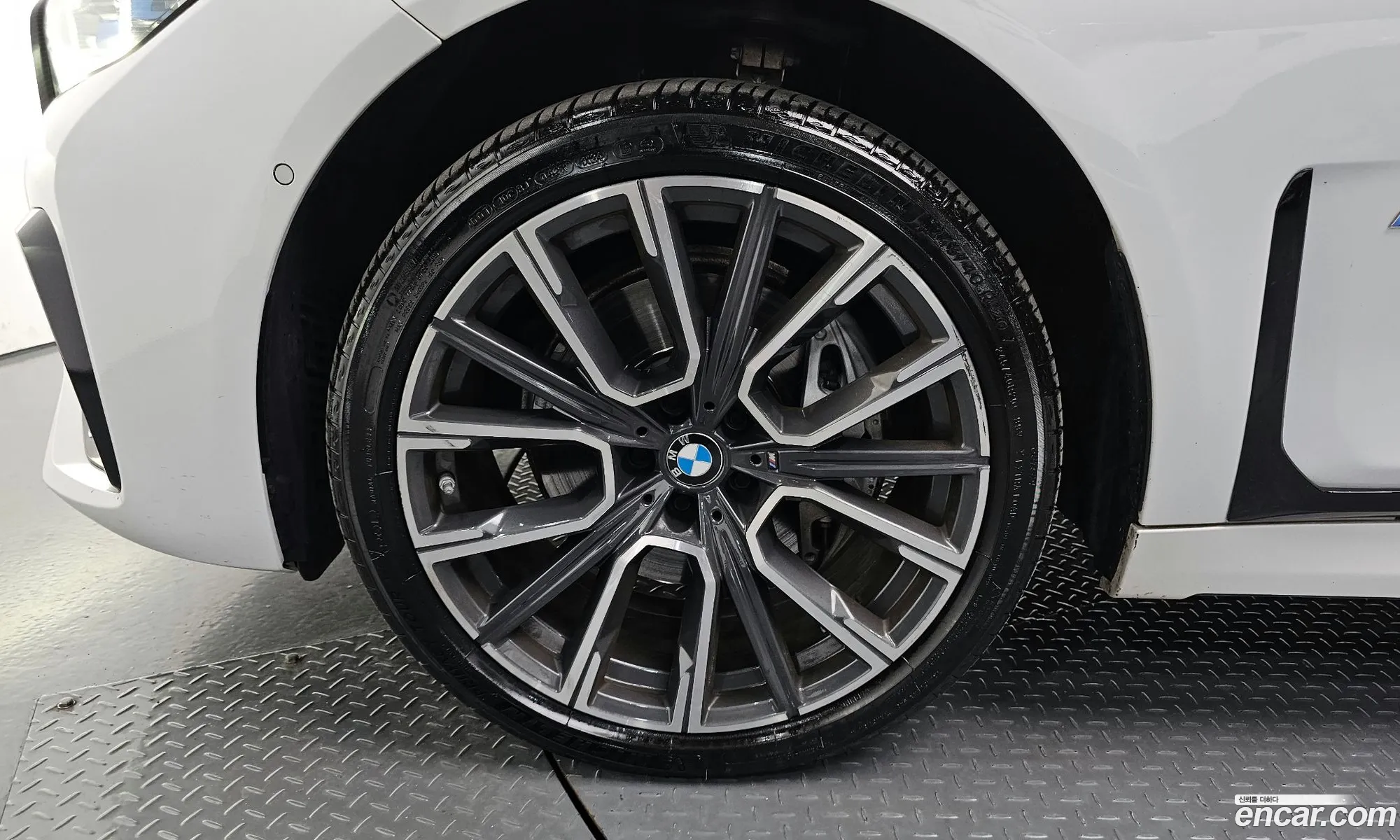 BMW 7 Series 2022 — 17