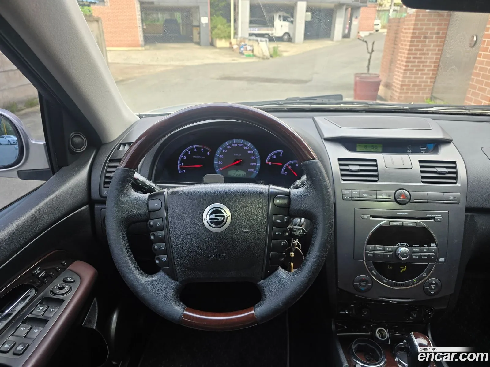 KG Mobility (SsangYong) Super Rexton 2011 — 19