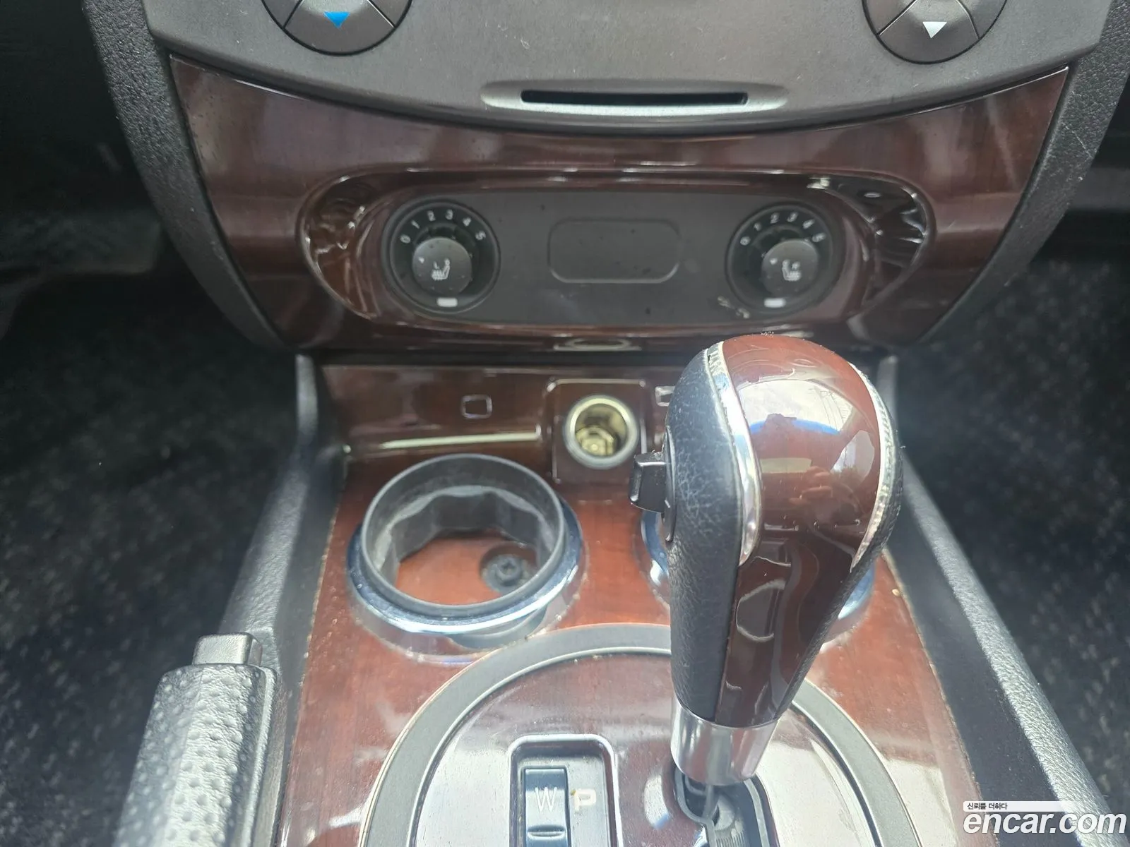 KG Mobility (SsangYong) Super Rexton 2011 — 16
