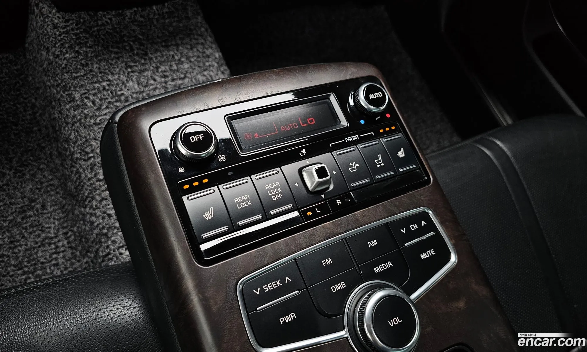 Kia K9 2012 — 17