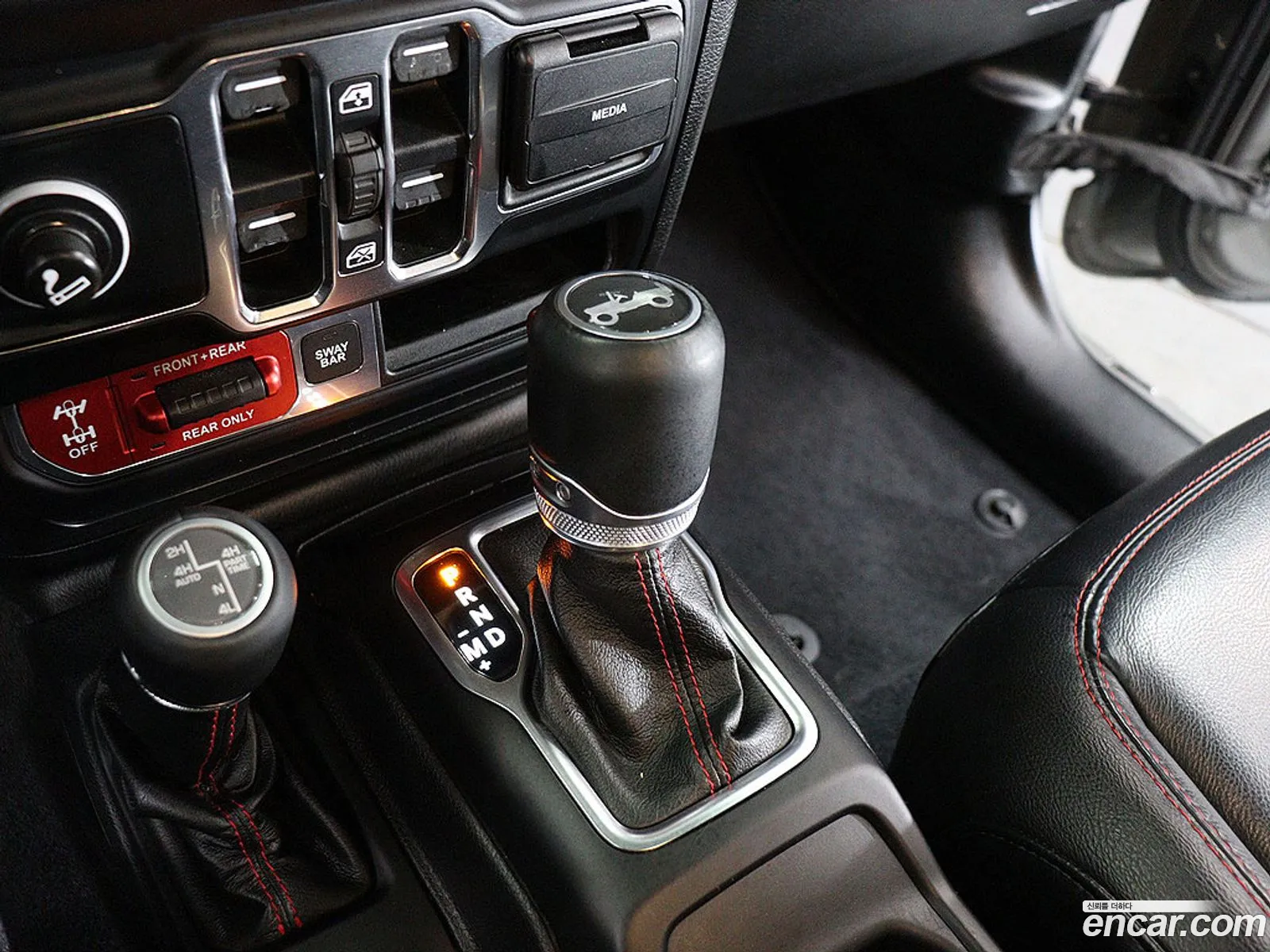 Jeep Wrangler 2019 — 18