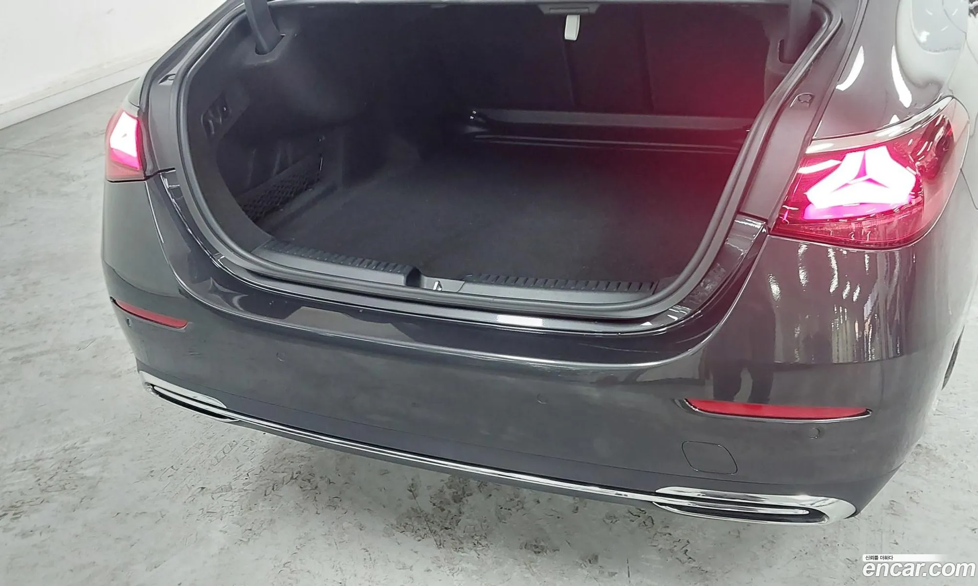 Mercedes-Benz E-Class W214 2024 — 18