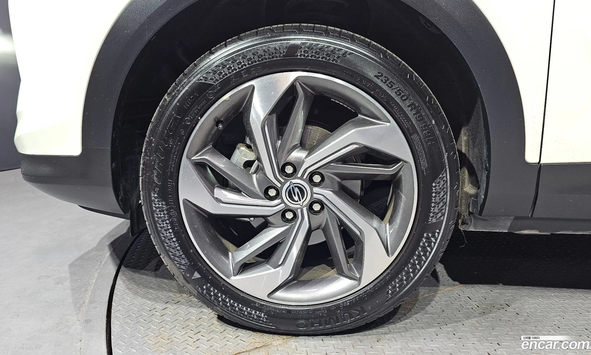 KG Mobility (SsangYong) Beautiful Korando 2020 — 23