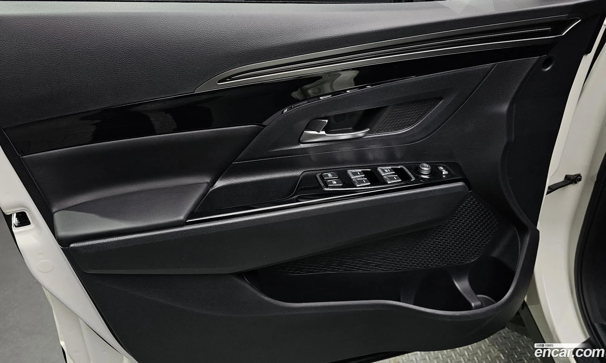 KG Mobility (SsangYong) Beautiful Korando 2020 — 10