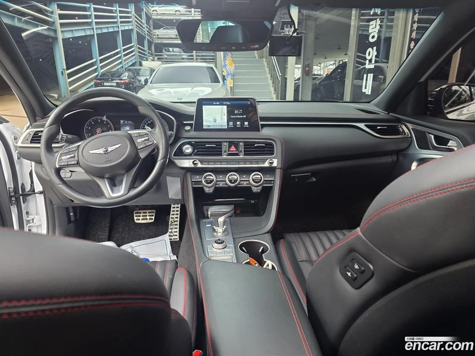 Genesis G70 2018 — 17